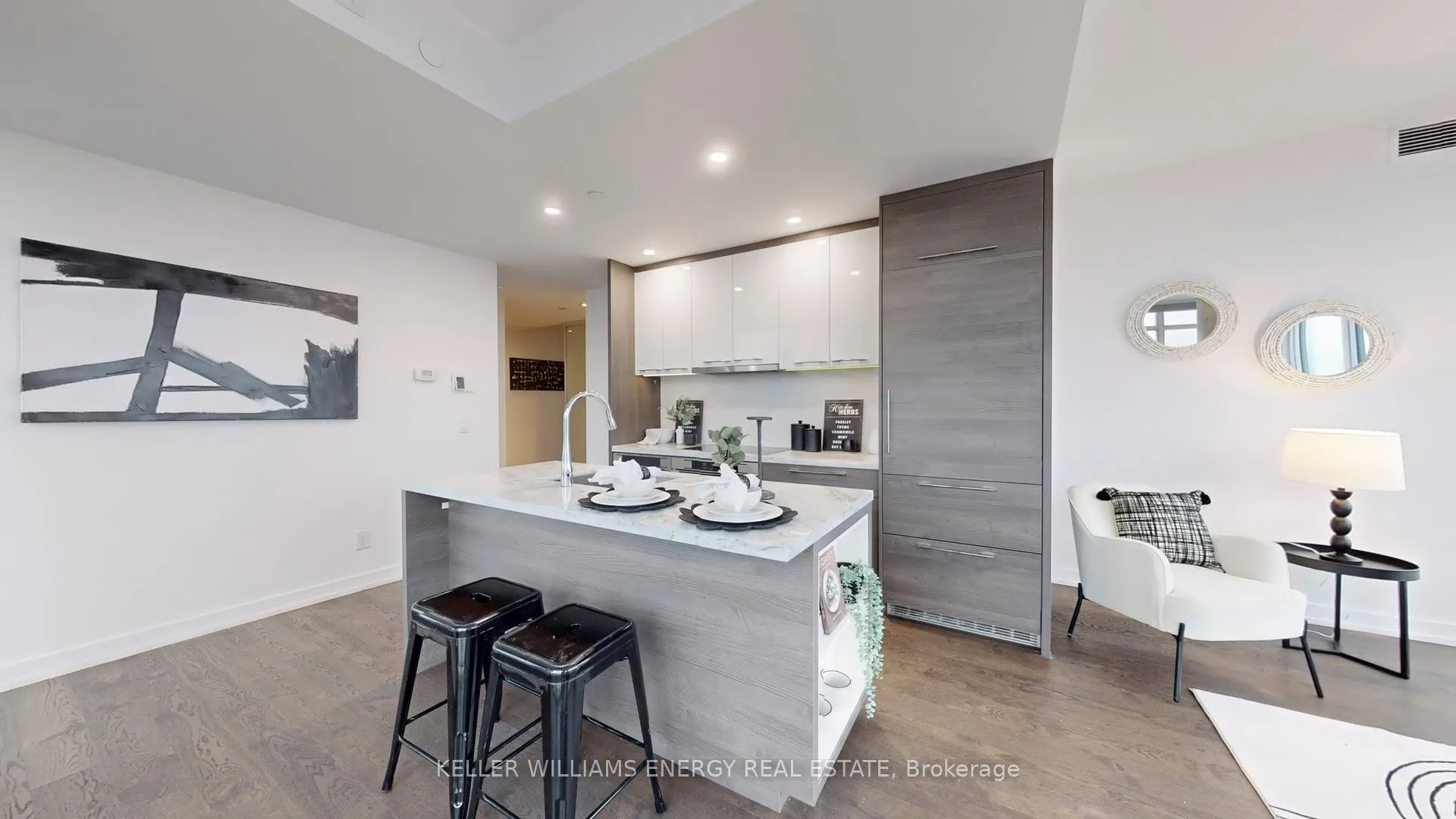 488 University Avenue, #3307