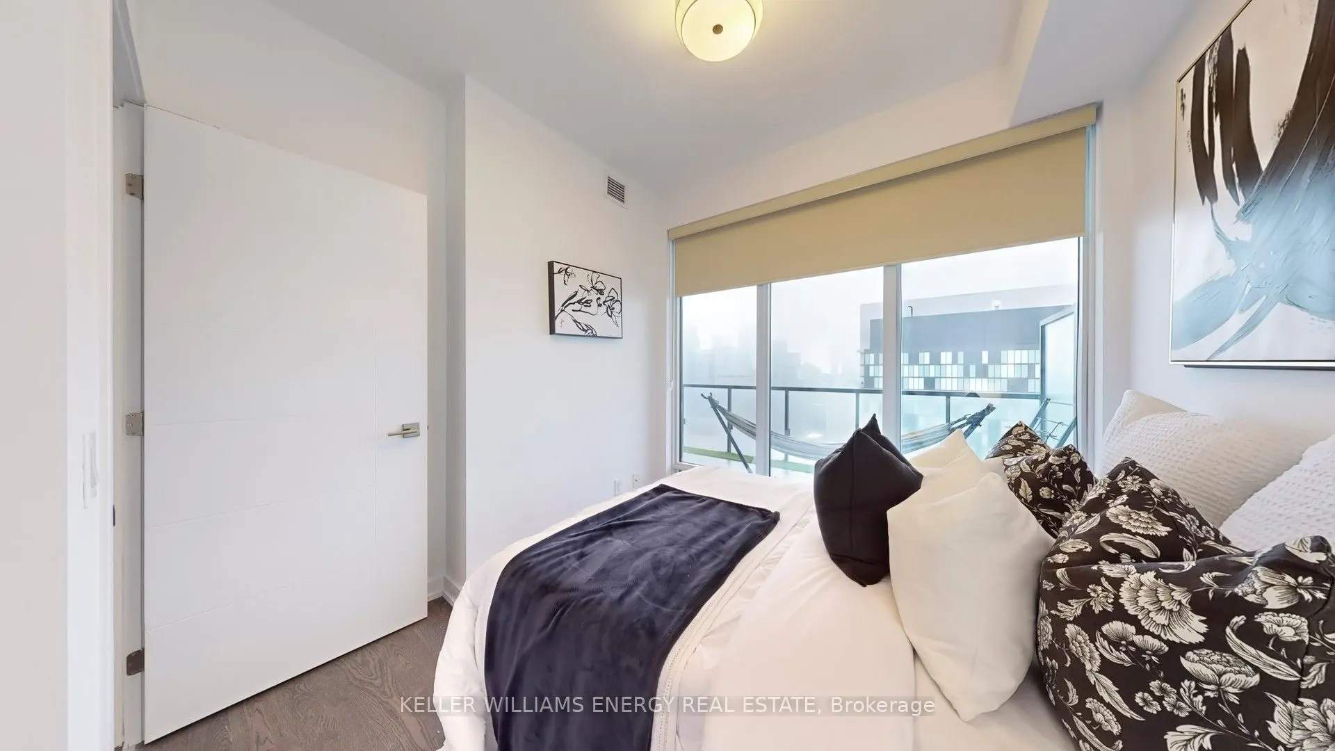 488 University Avenue, #3307