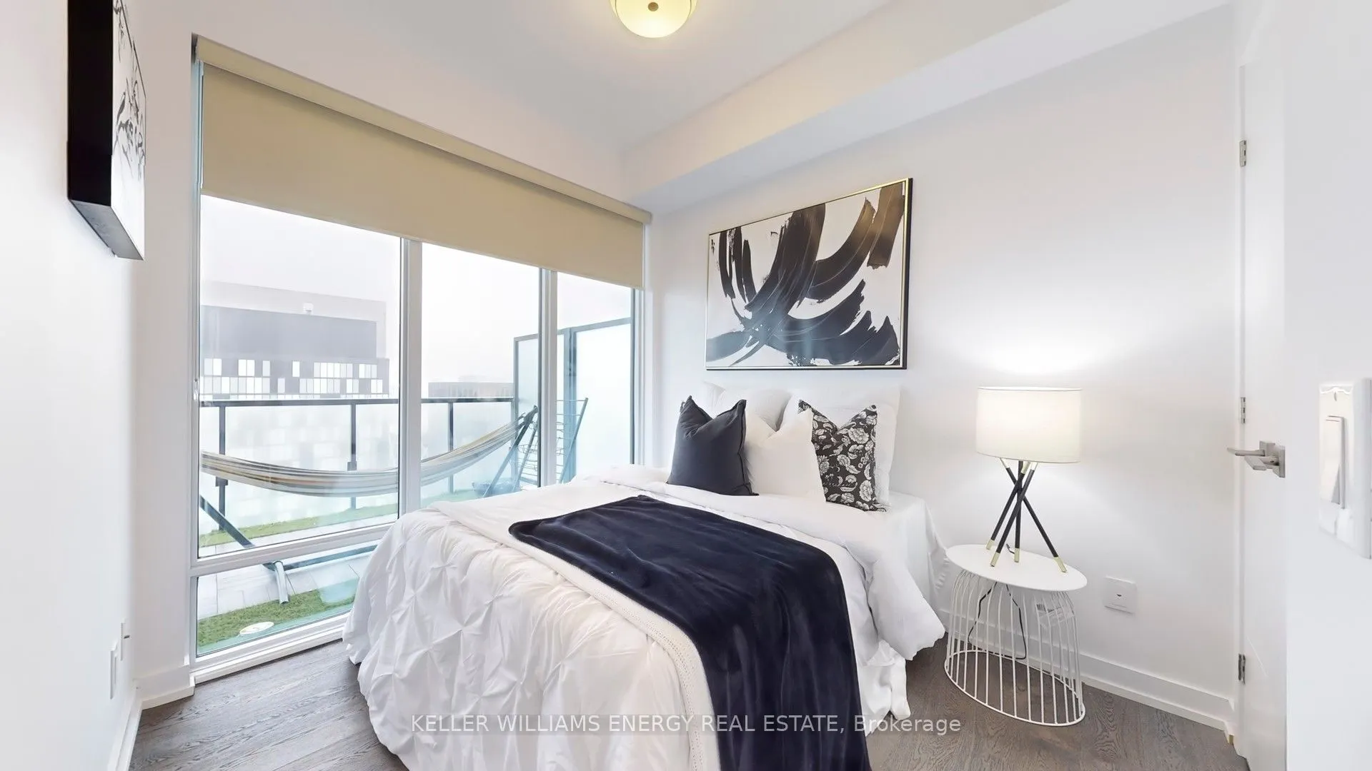 488 University Avenue, #3307