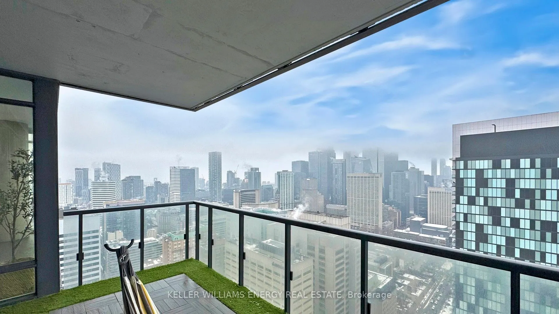 488 University Avenue, #3307