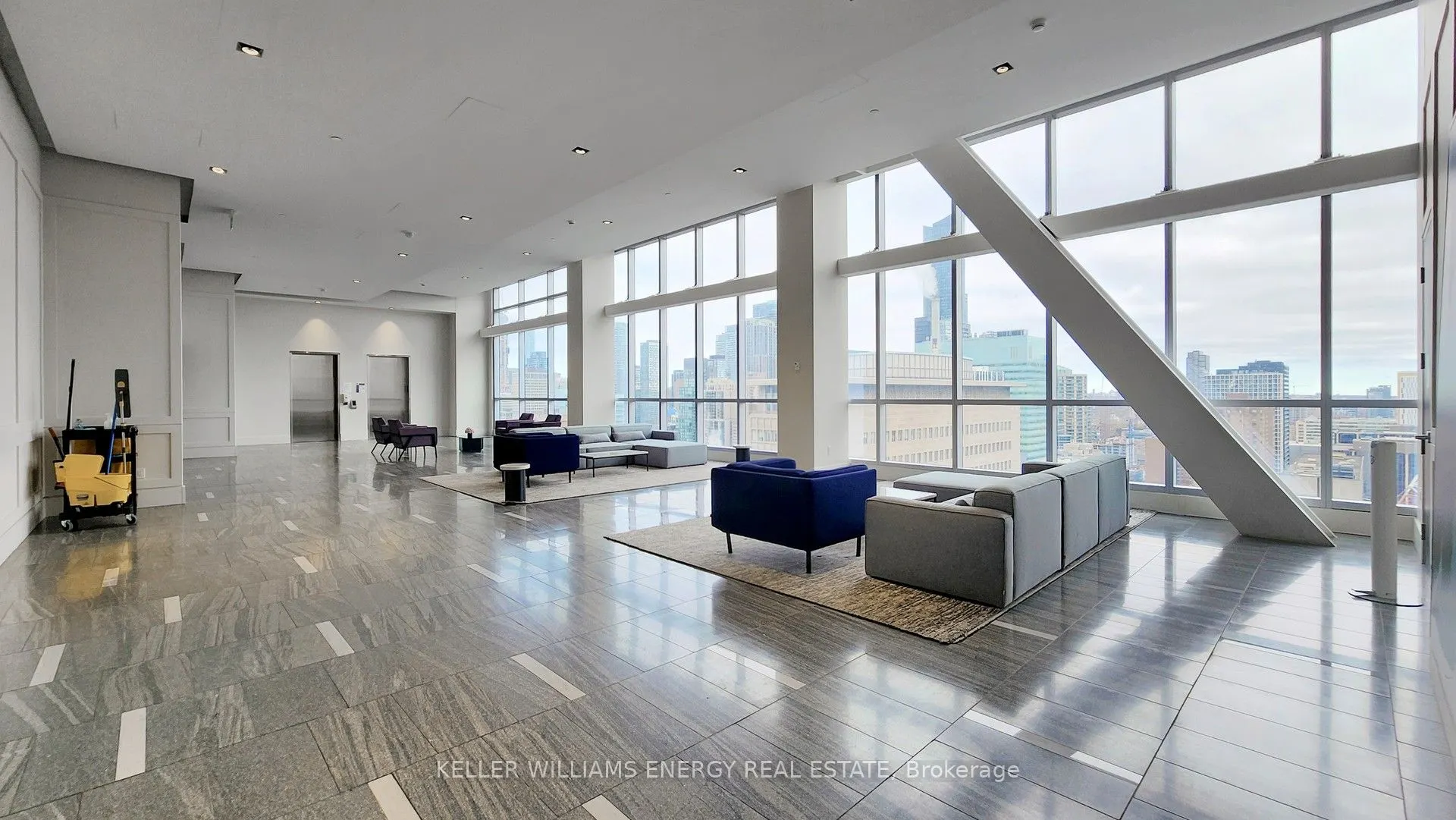 488 University Avenue, #3307
