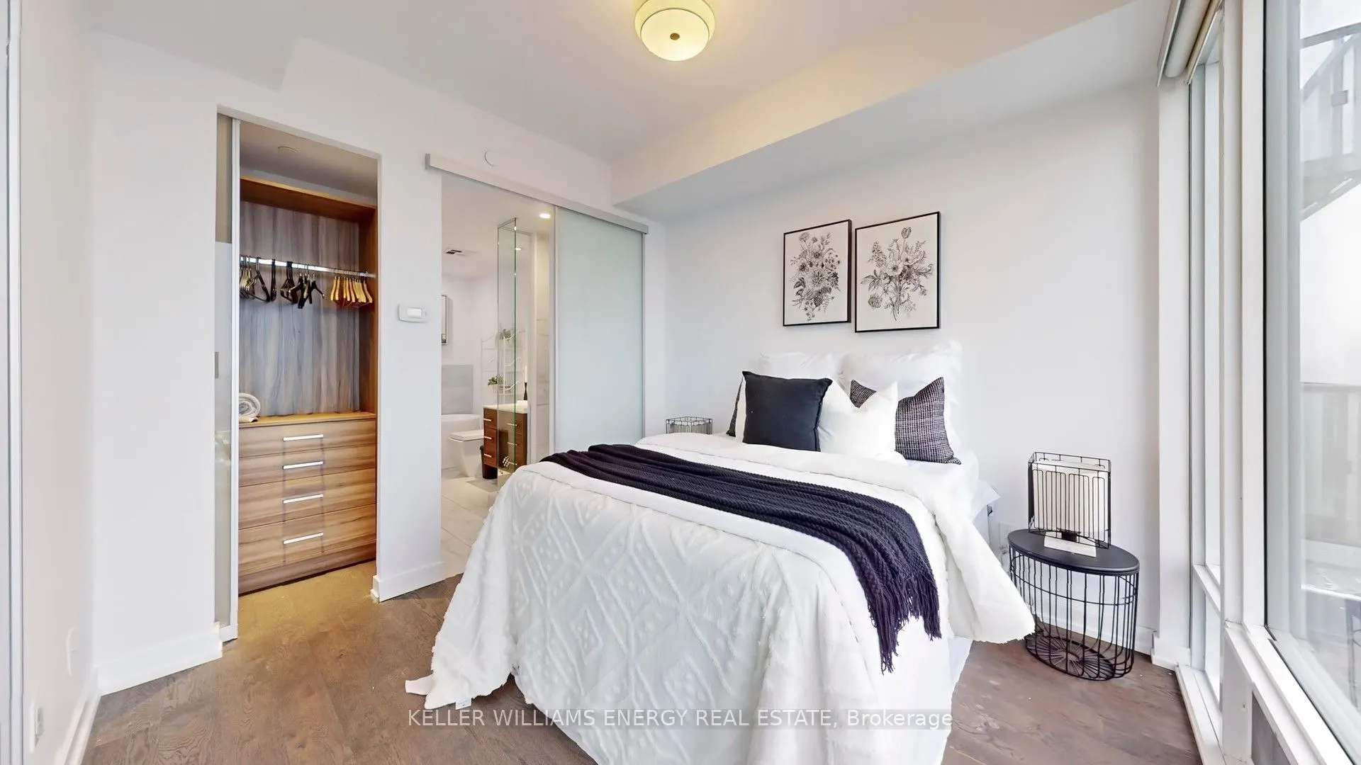 488 University Avenue, #3307