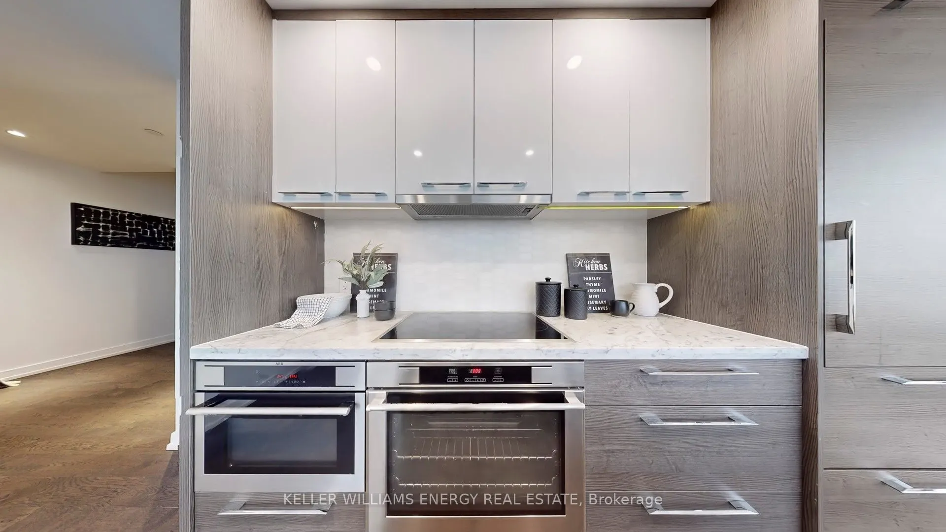 488 University Avenue, #3307
