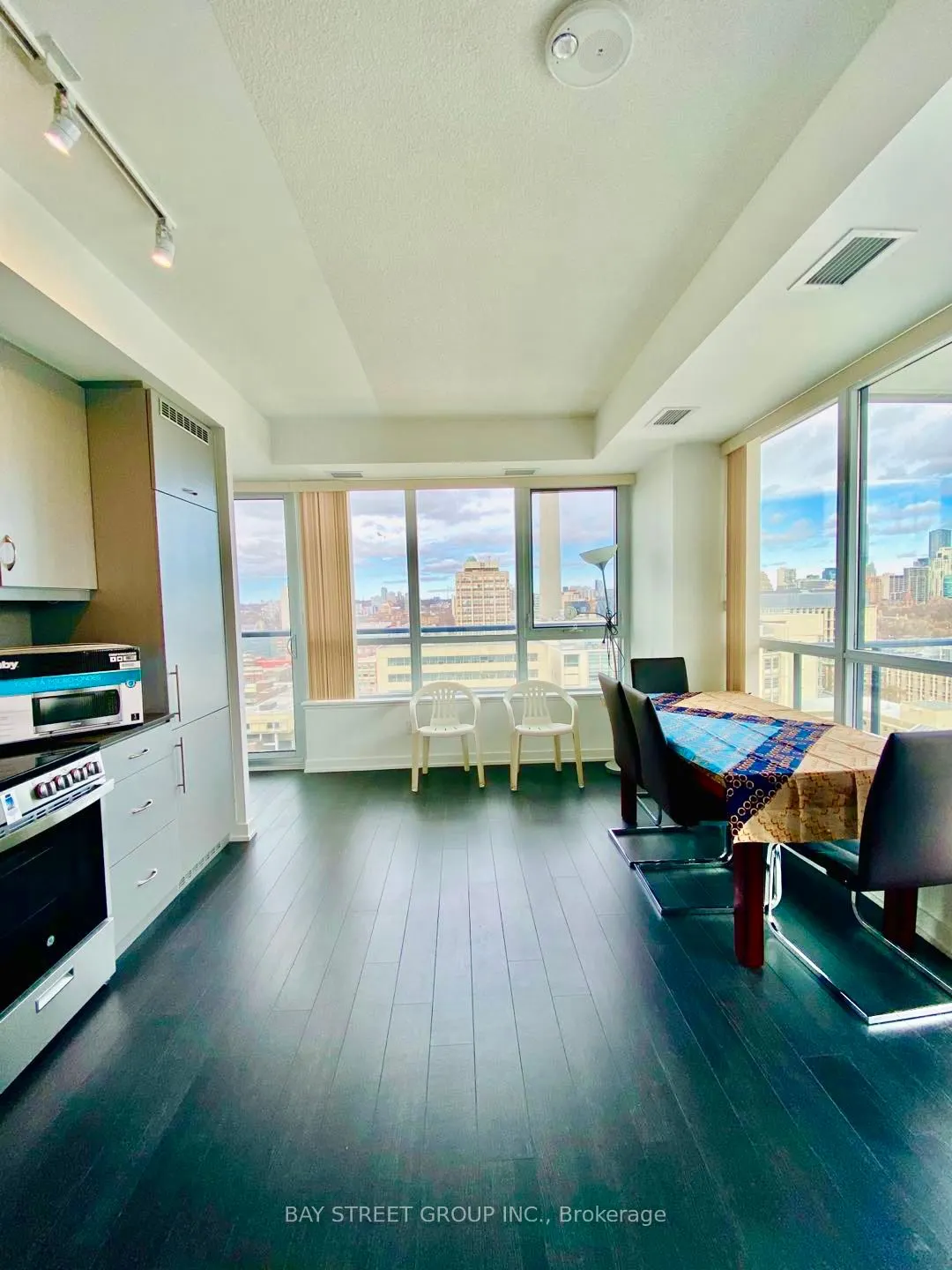181 Huron Street, #1607