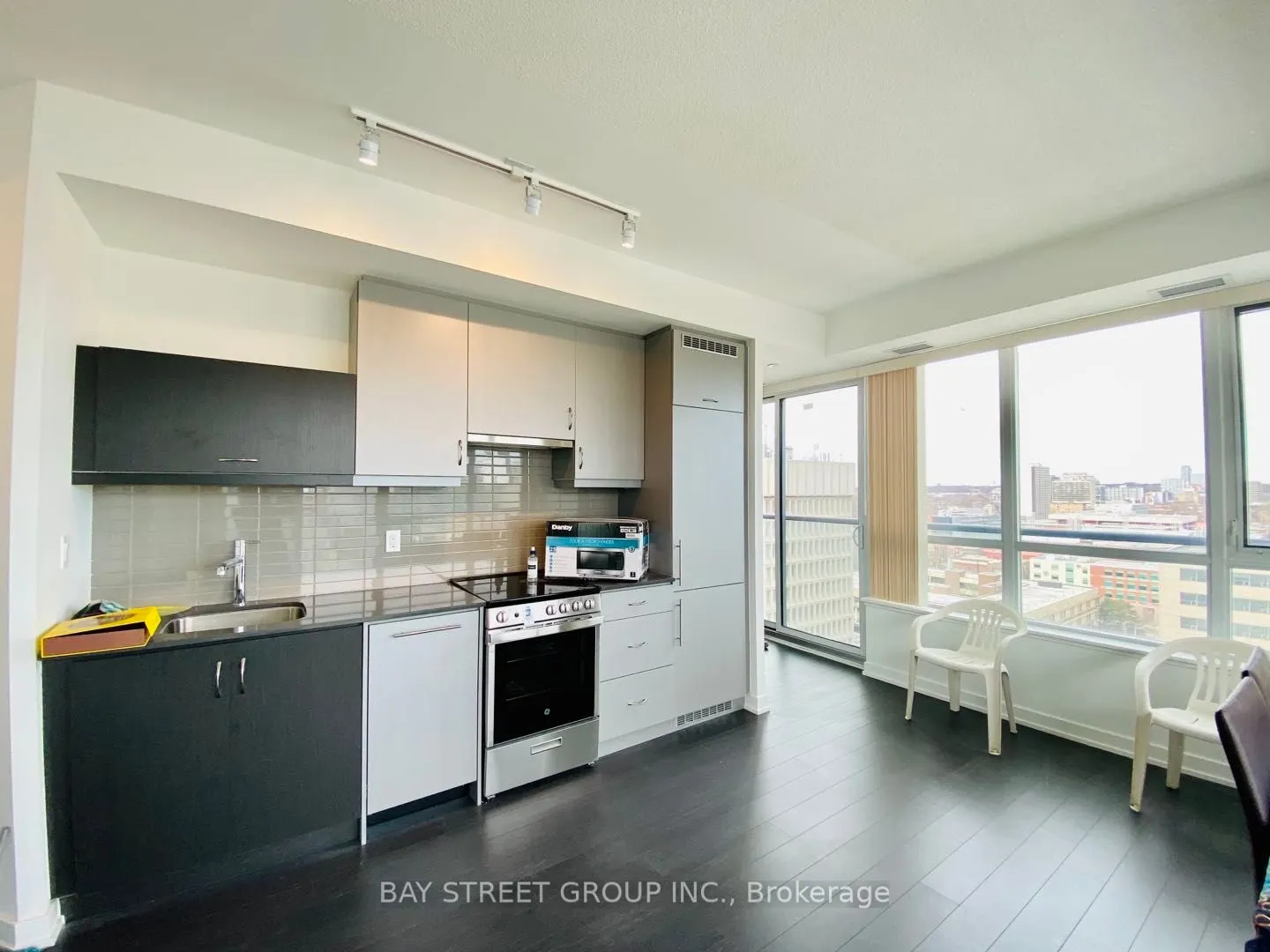 181 Huron Street, #1607