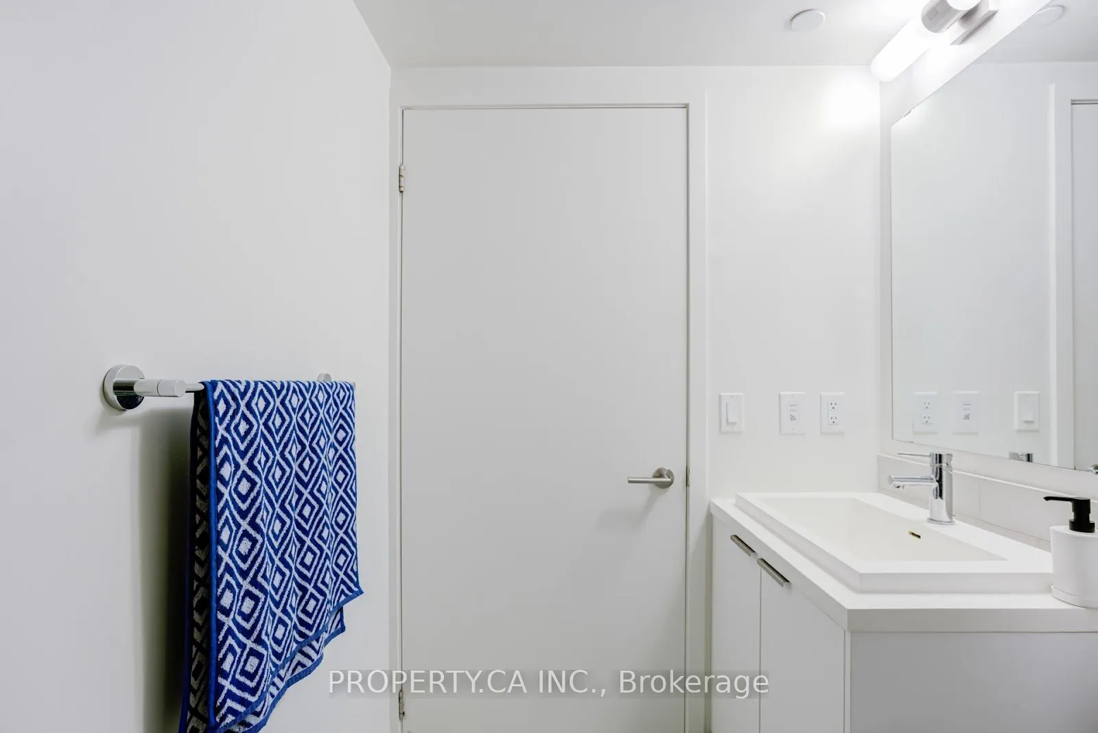 6 Sonic Way, #N2809