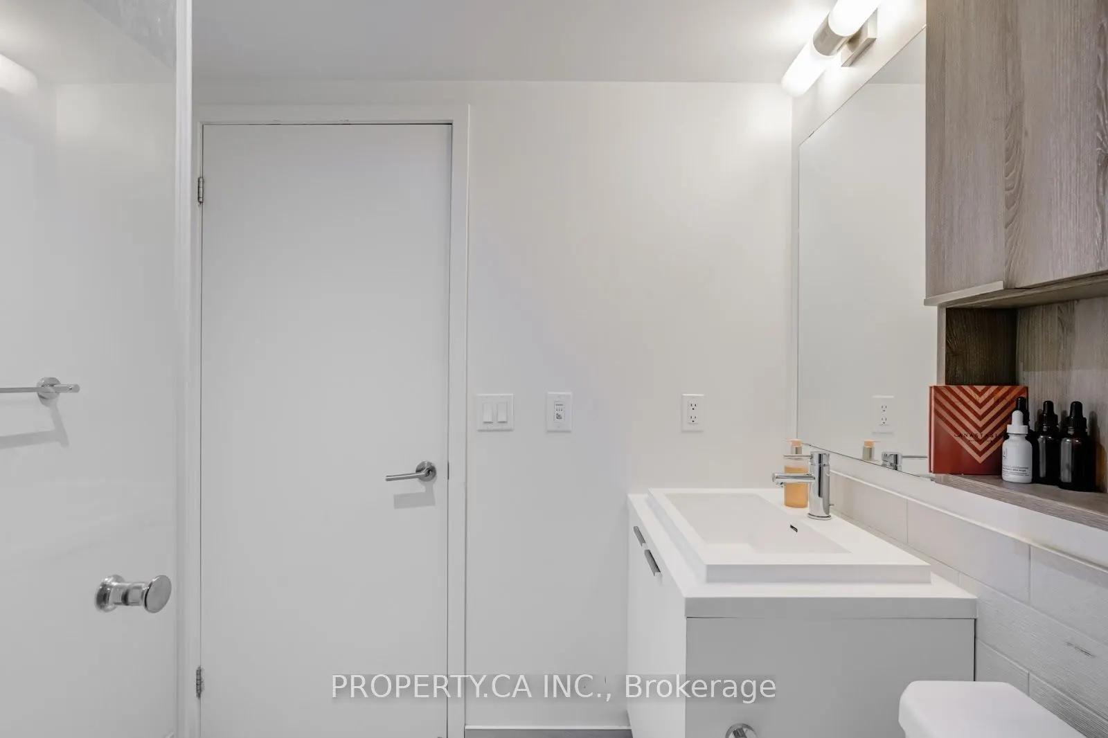 6 Sonic Way, #N2809