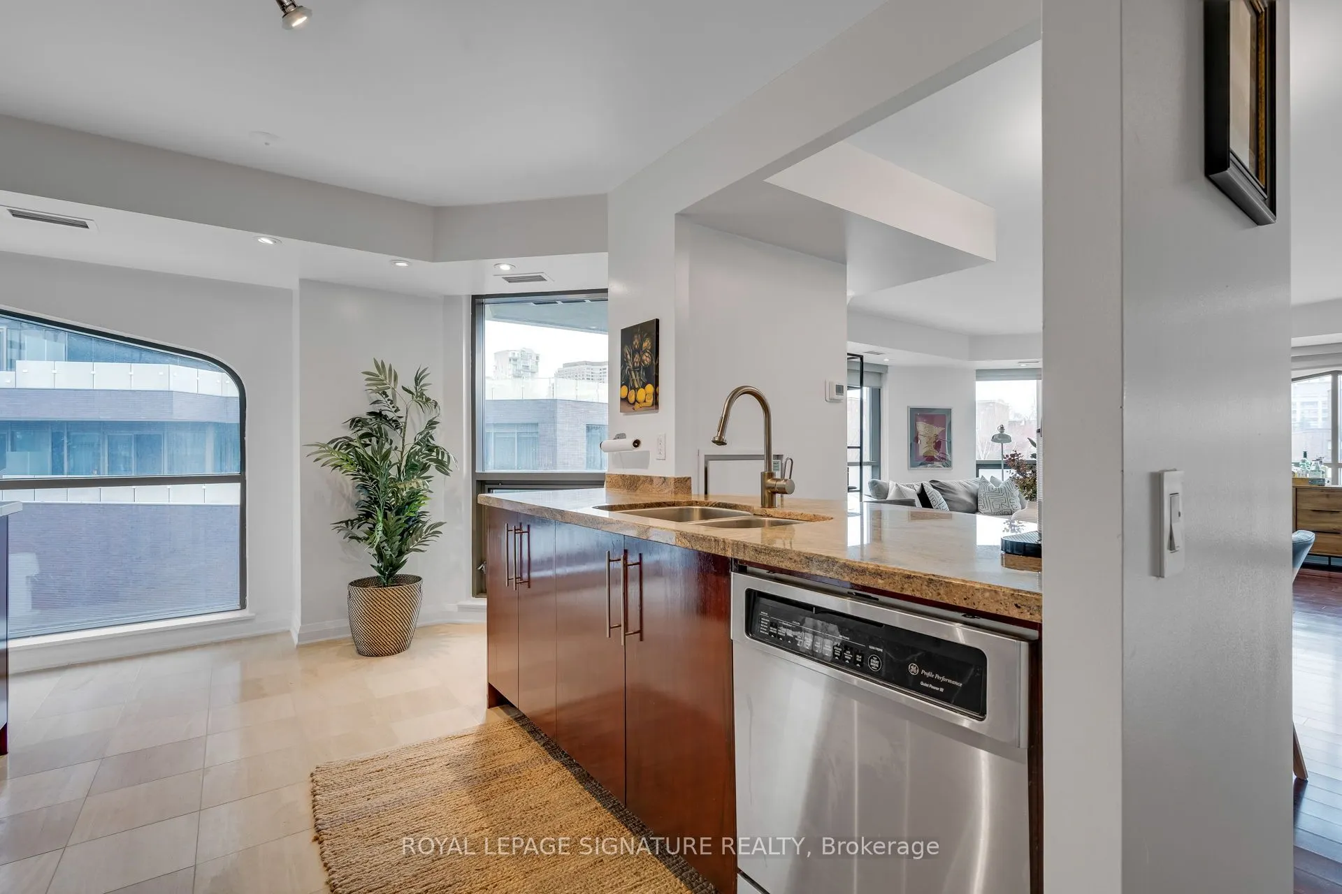 3 McAlpine Street, #411