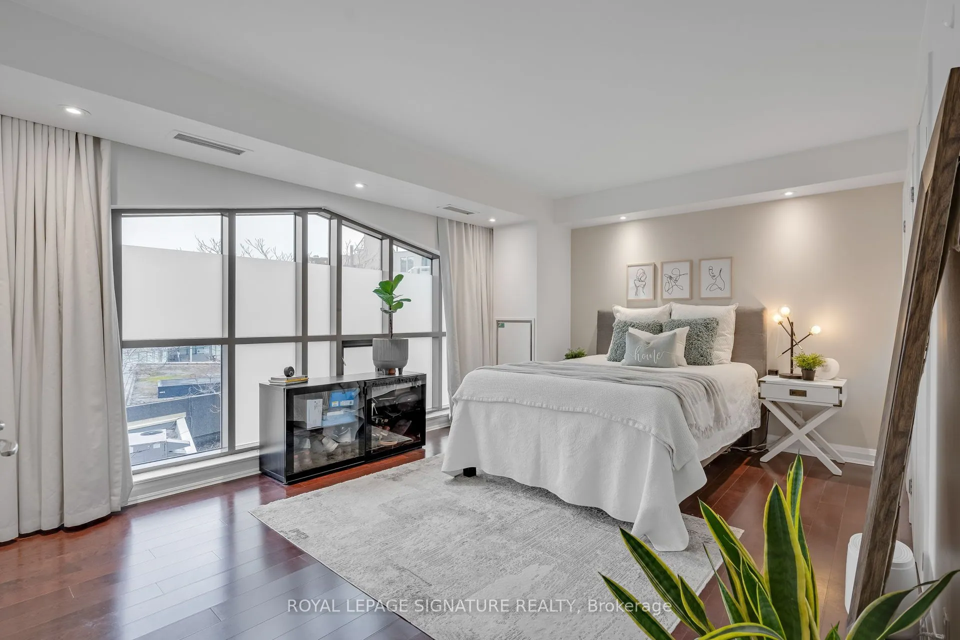 3 McAlpine Street, #411