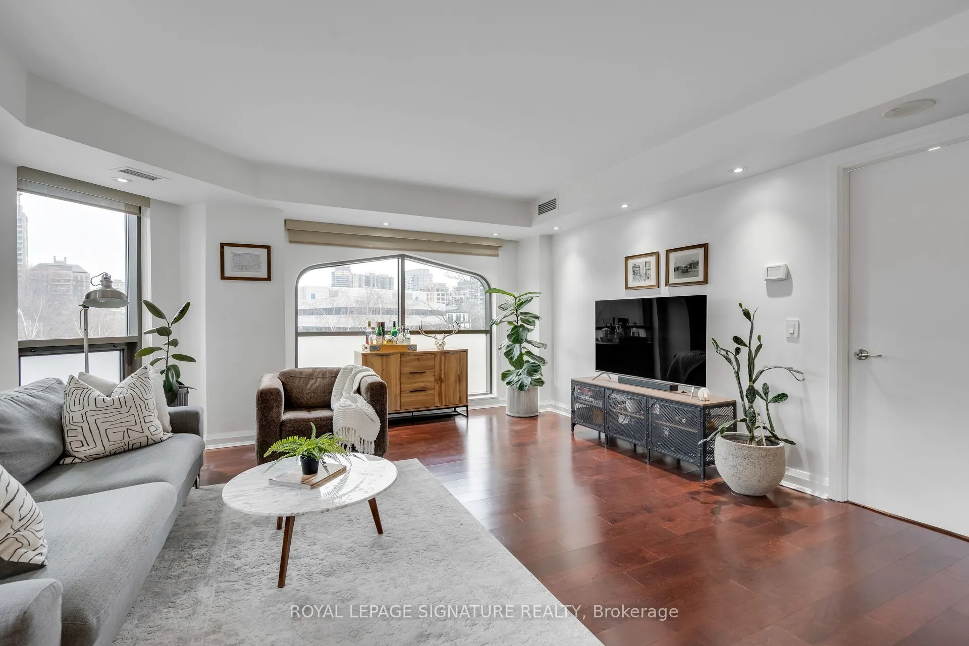 3 McAlpine Street, #411