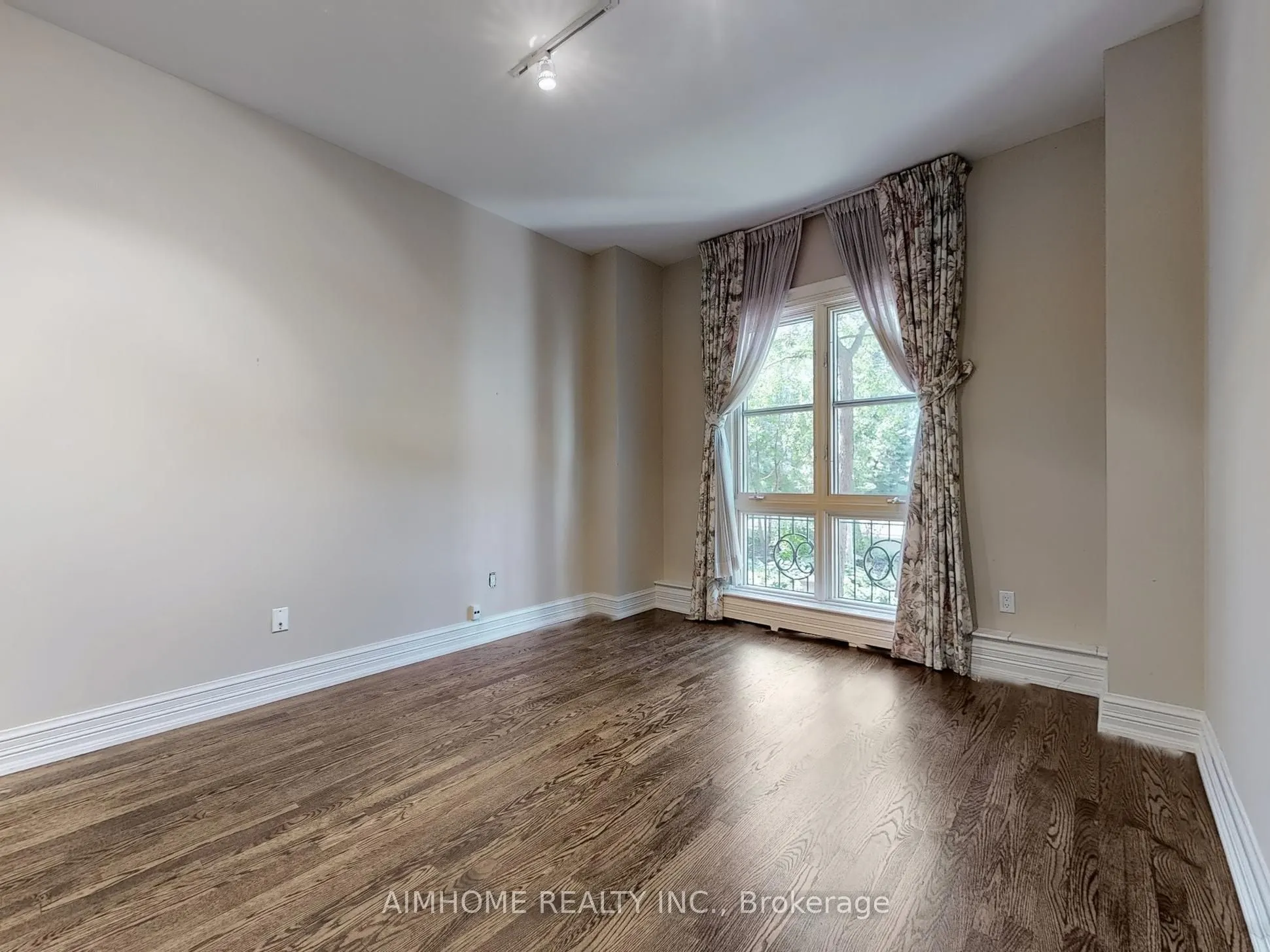 2 Chedington Place, #2C