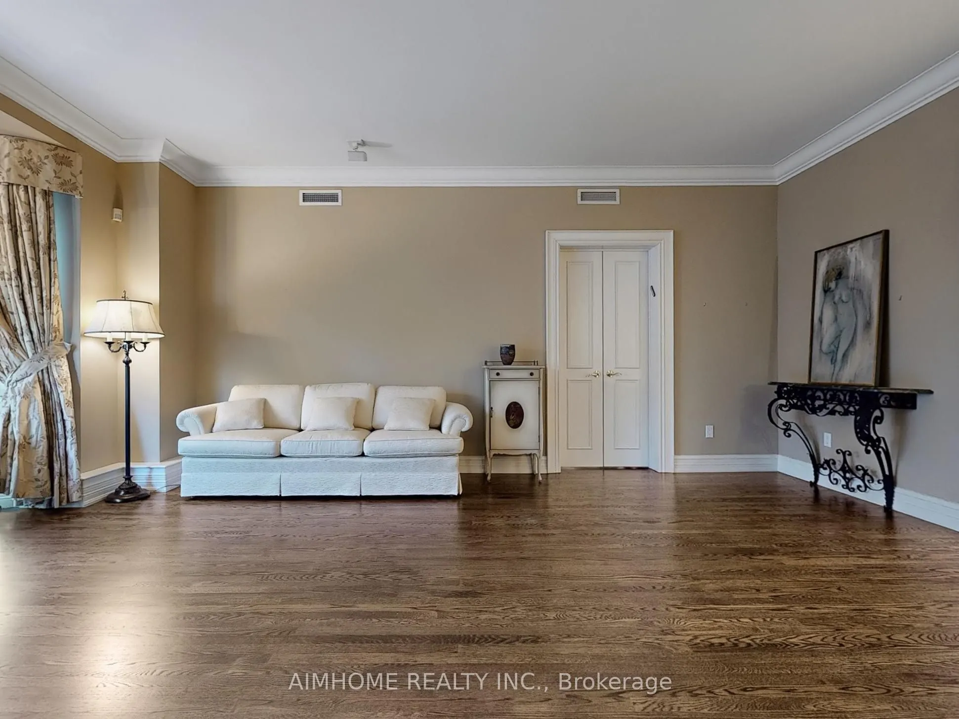 2 Chedington Place, #2C