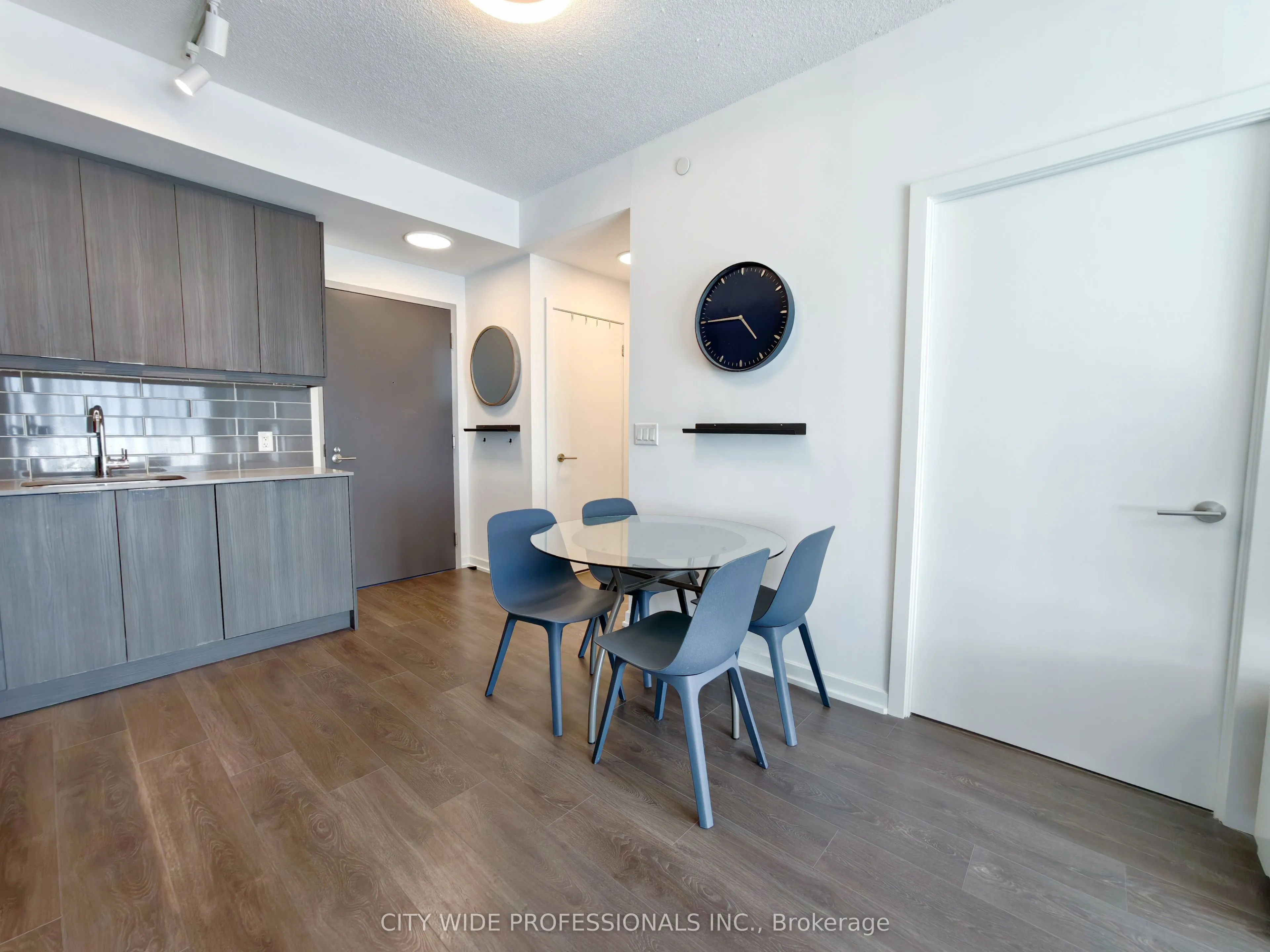 38 Forest Manor Road, #1208