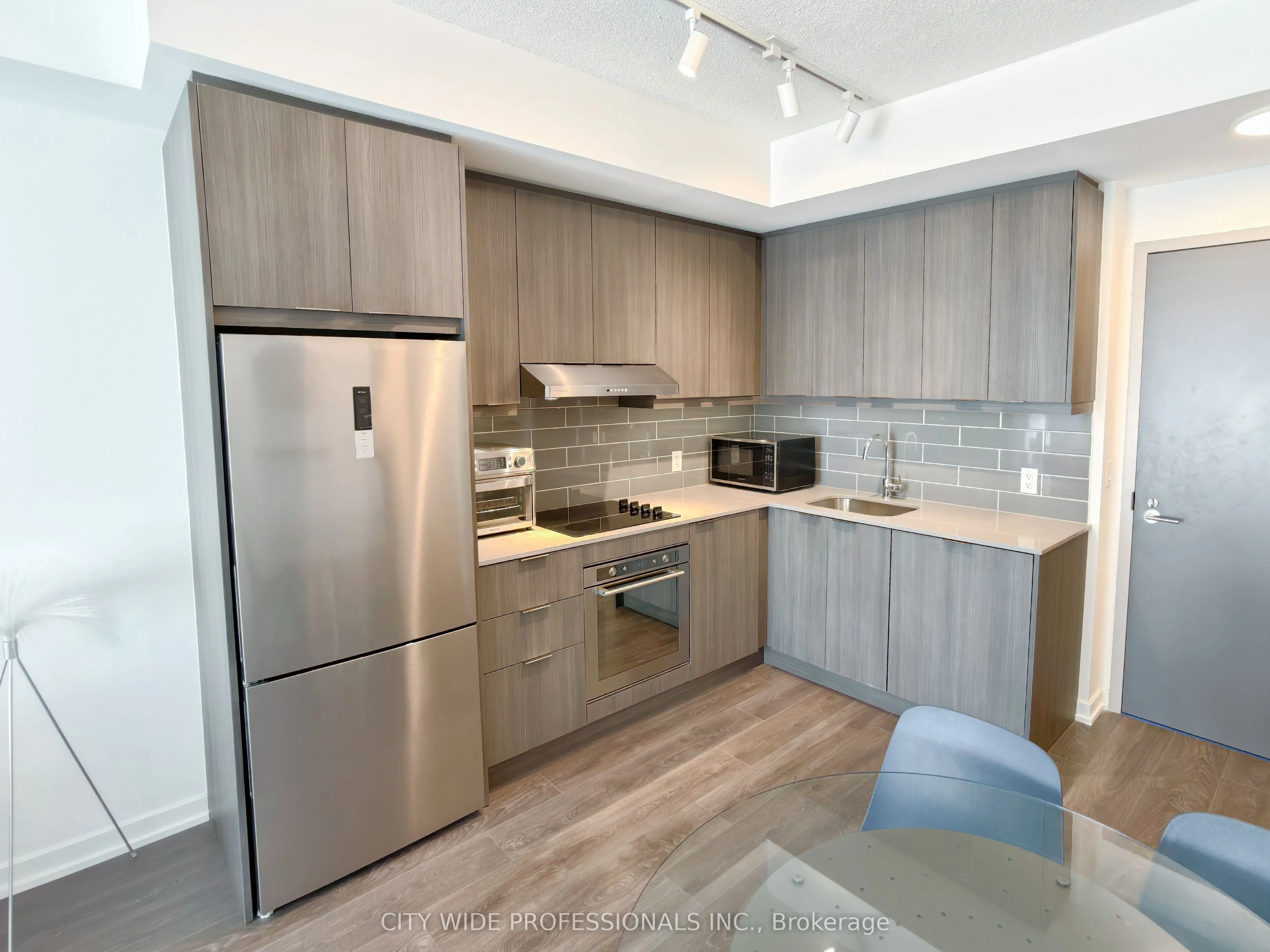 38 Forest Manor Road, #1208