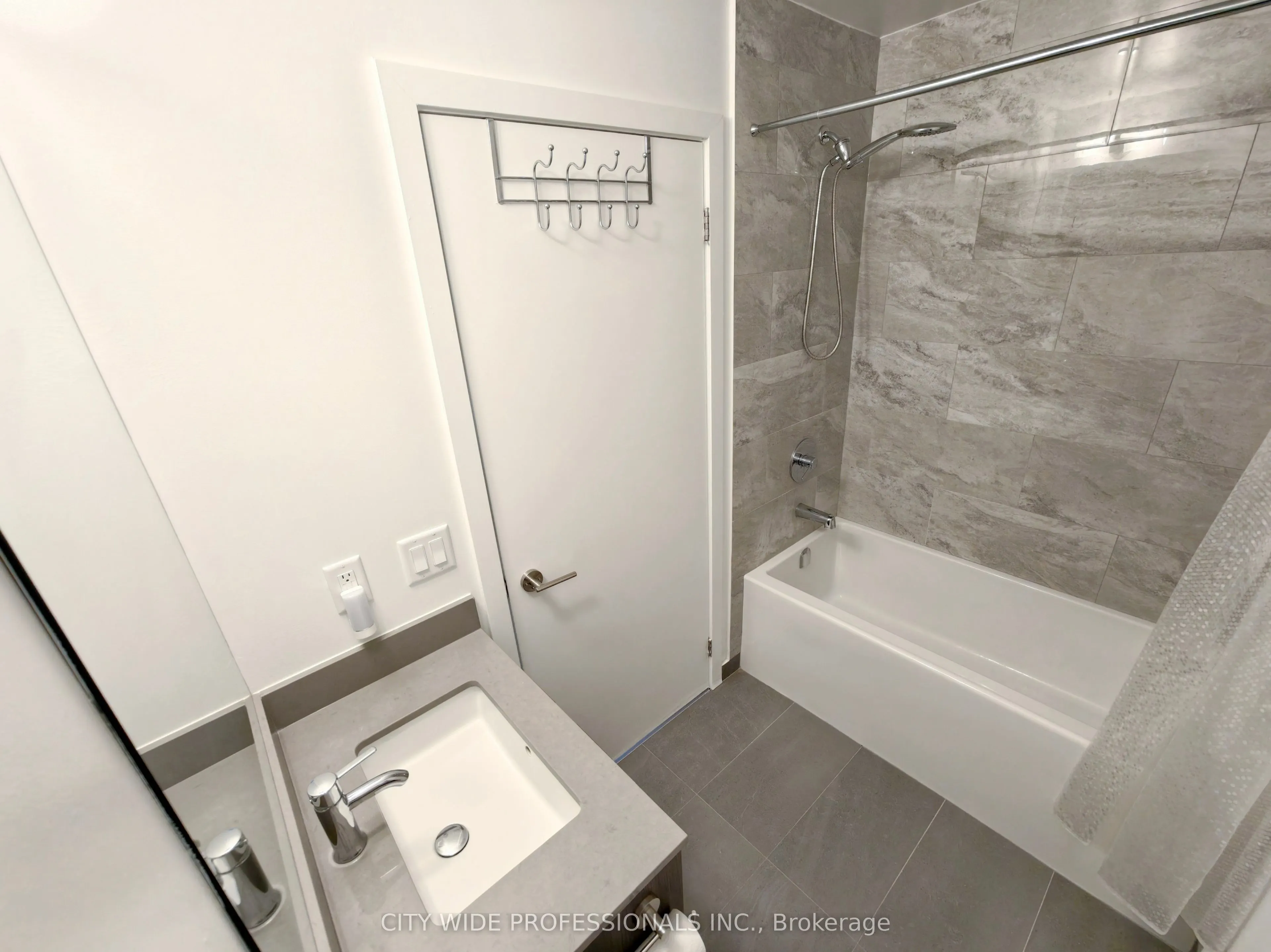 38 Forest Manor Road, #1208