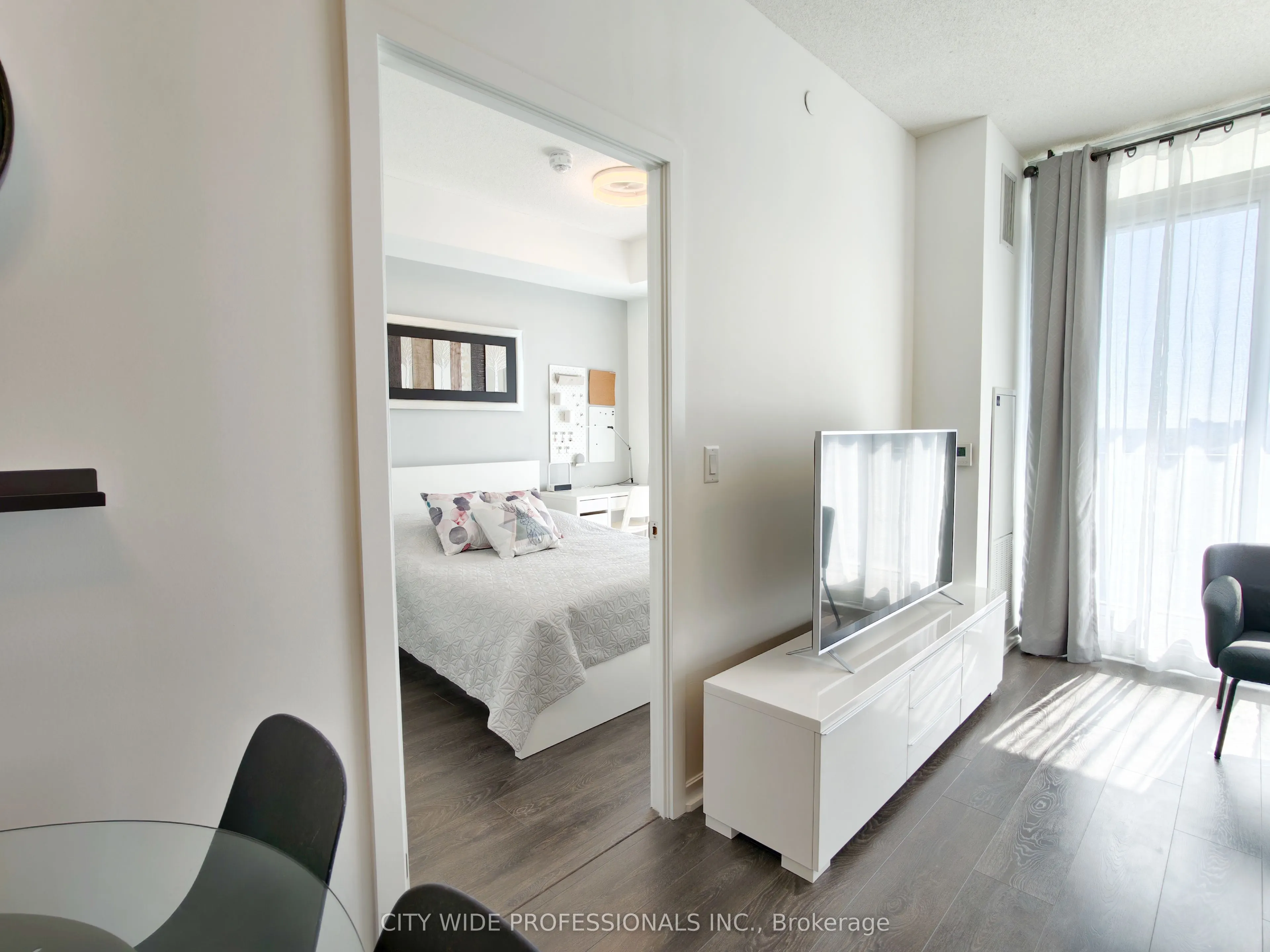 38 Forest Manor Road, #1208