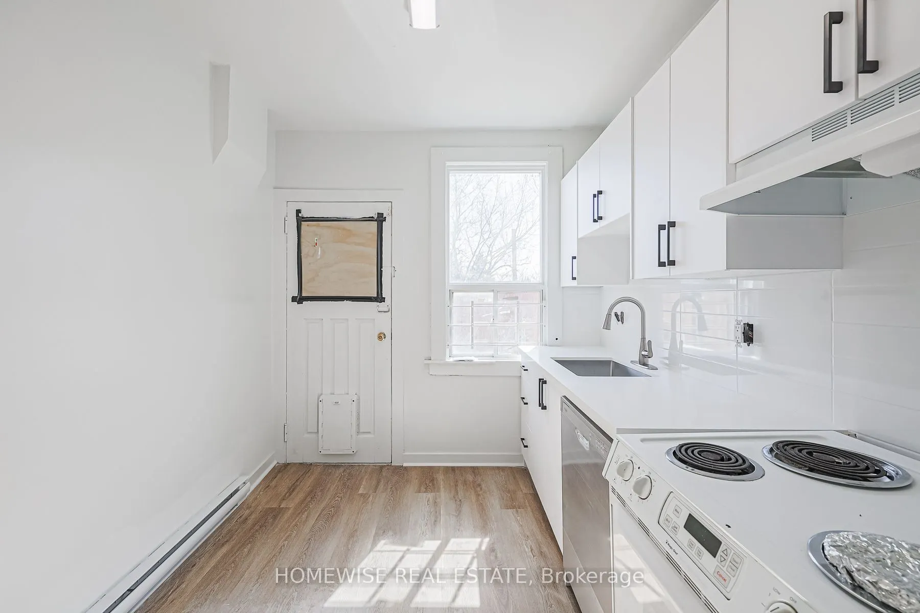 571 St Clair Avenue W