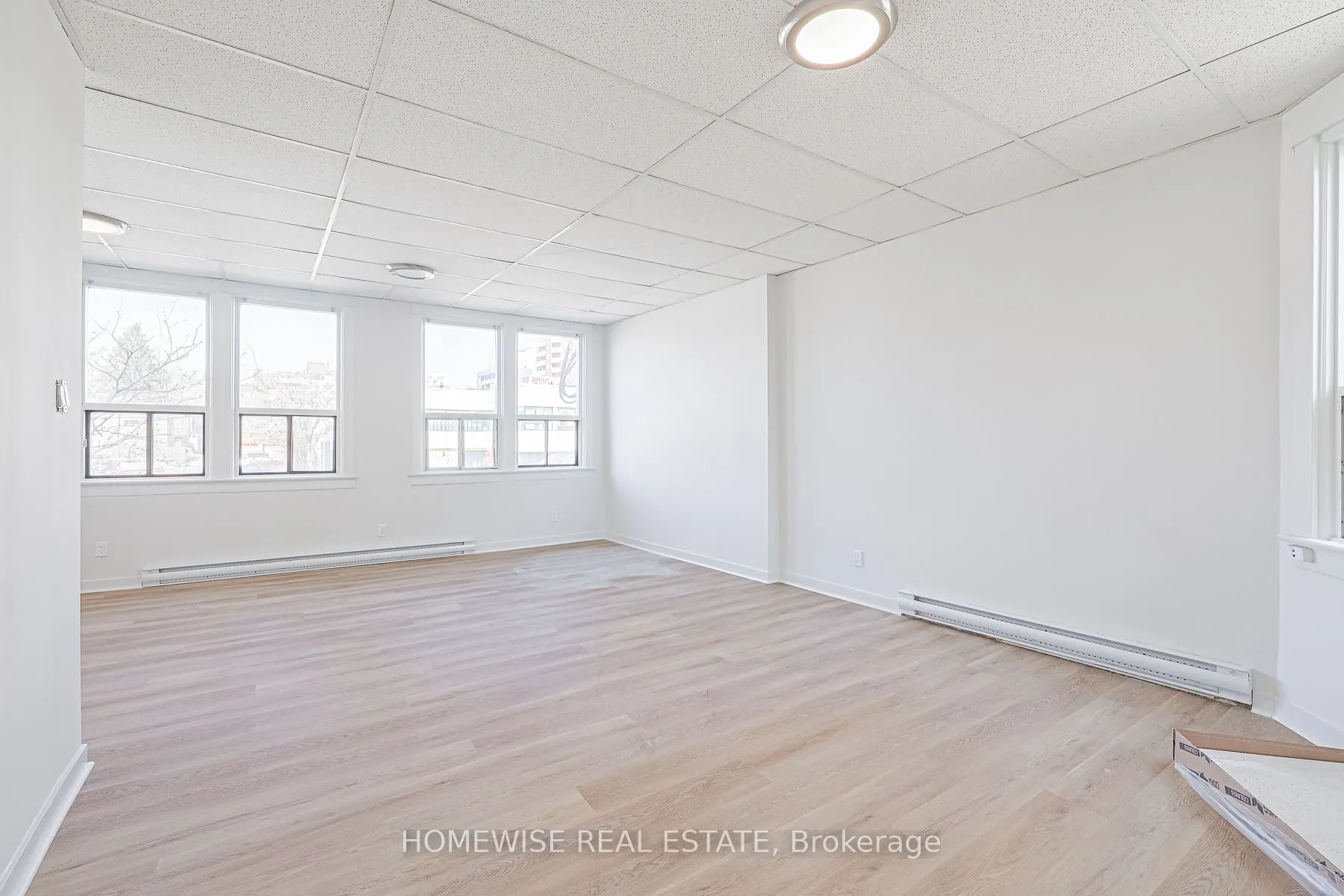 571 St Clair Avenue W