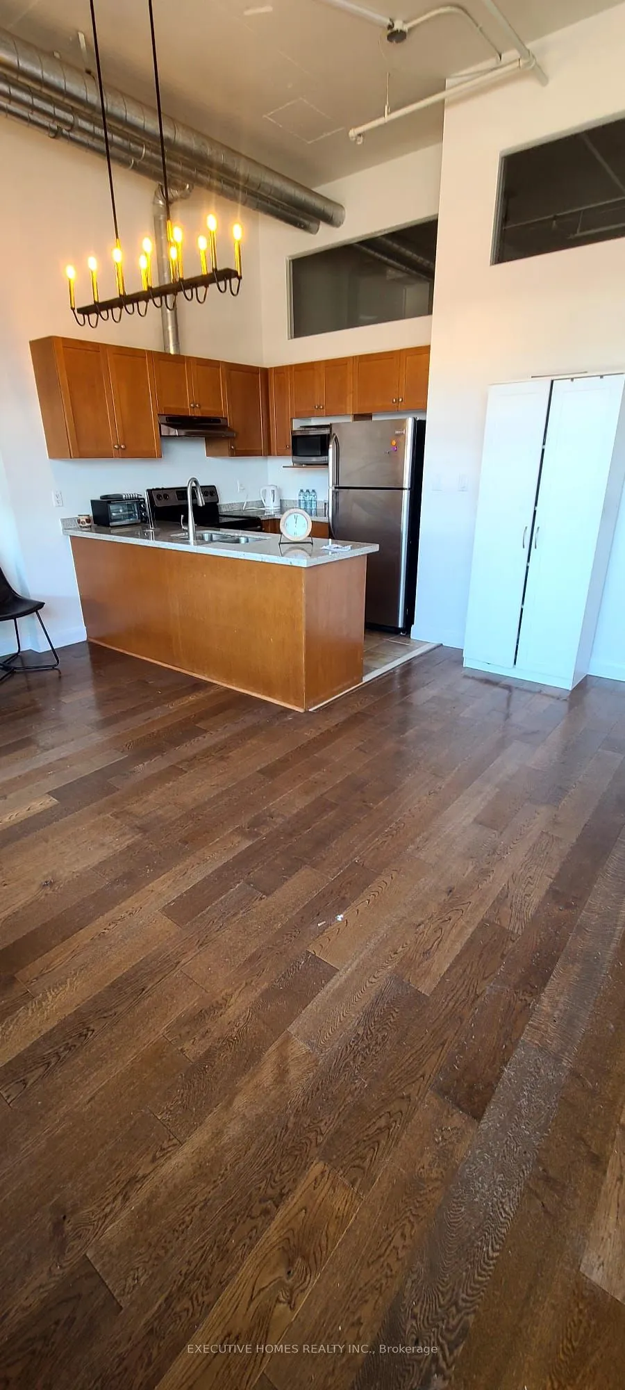 700 King Street W, #1004