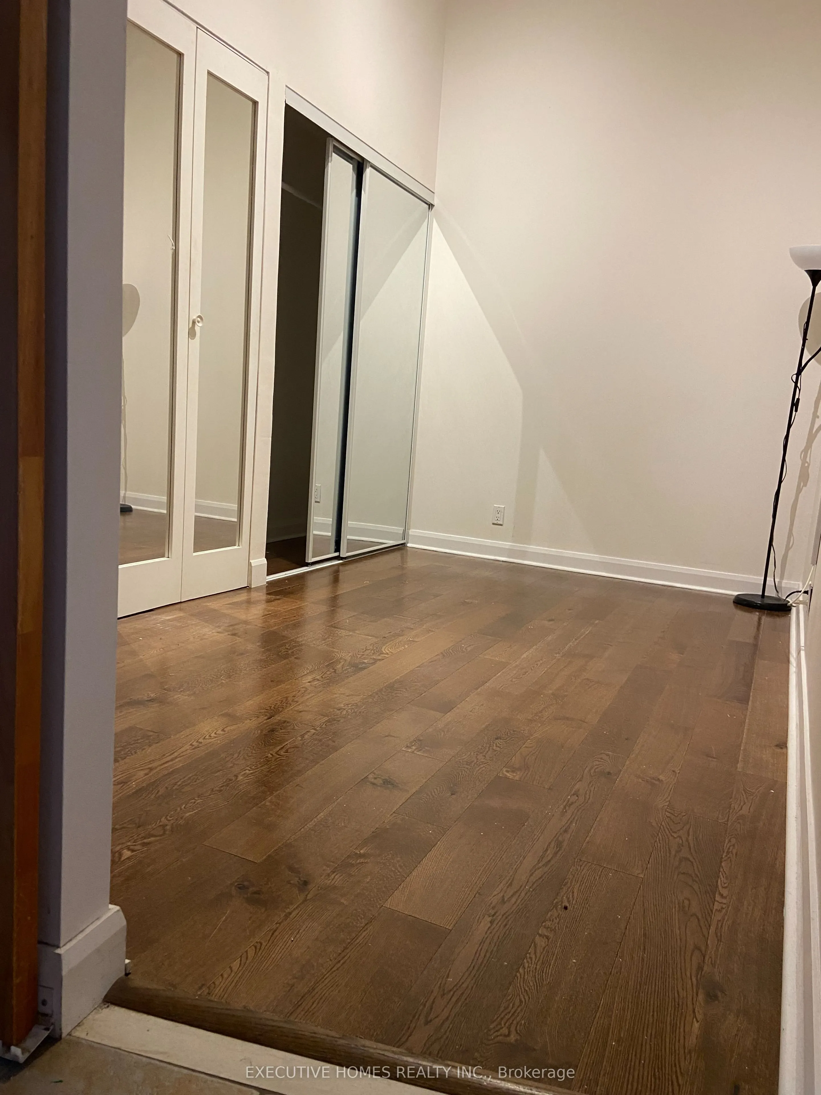 700 King Street W, #1004