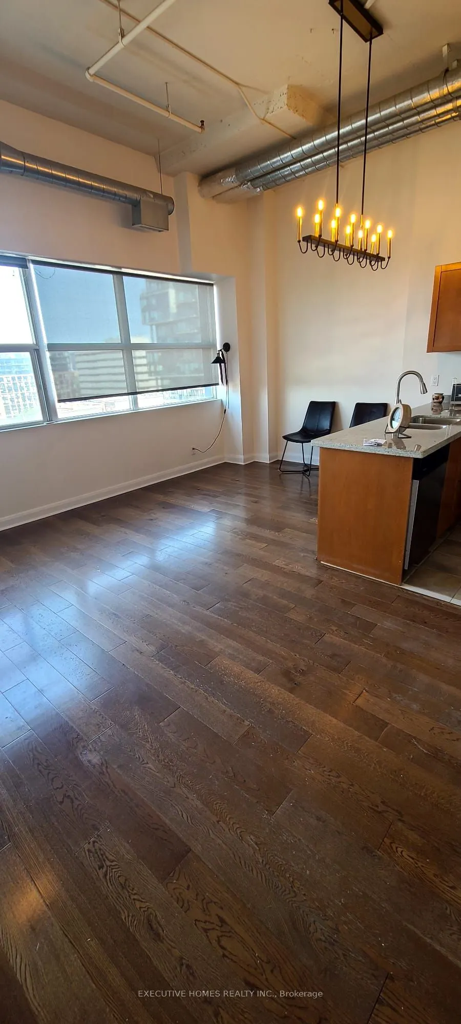 700 King Street W, #1004