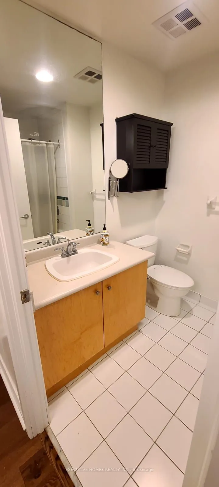 700 King Street W, #1004