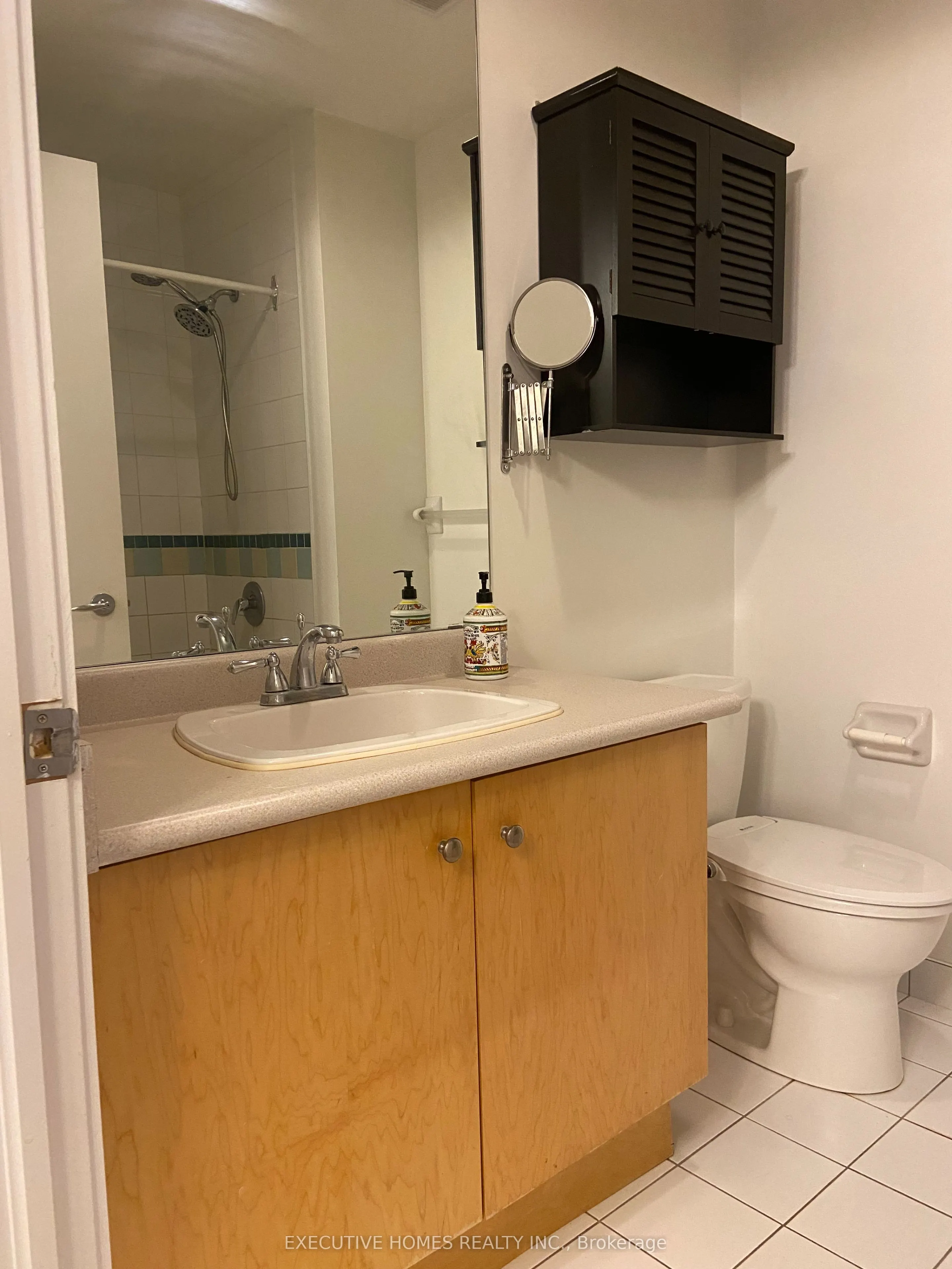700 King Street W, #1004