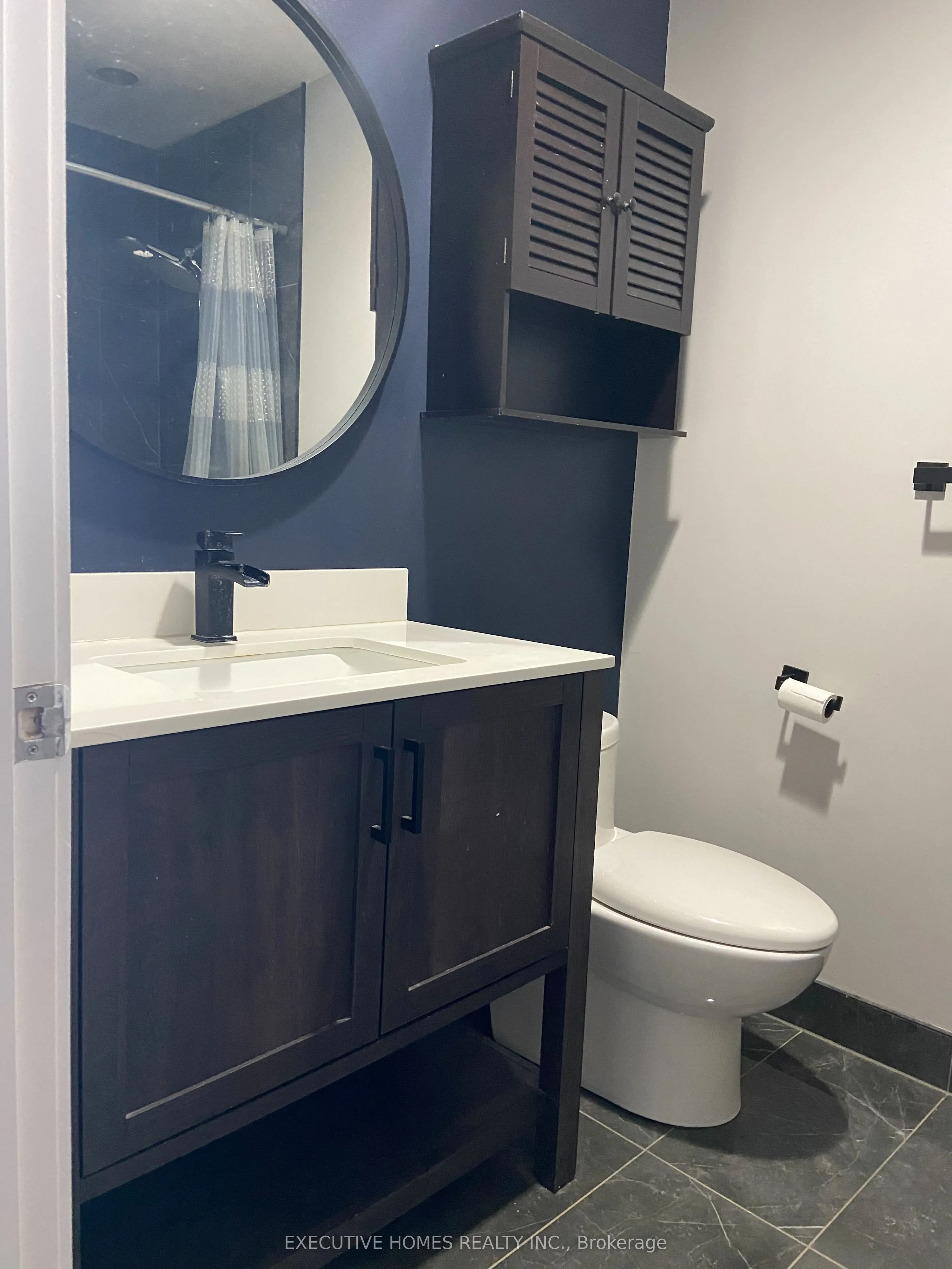 700 King Street W, #1004