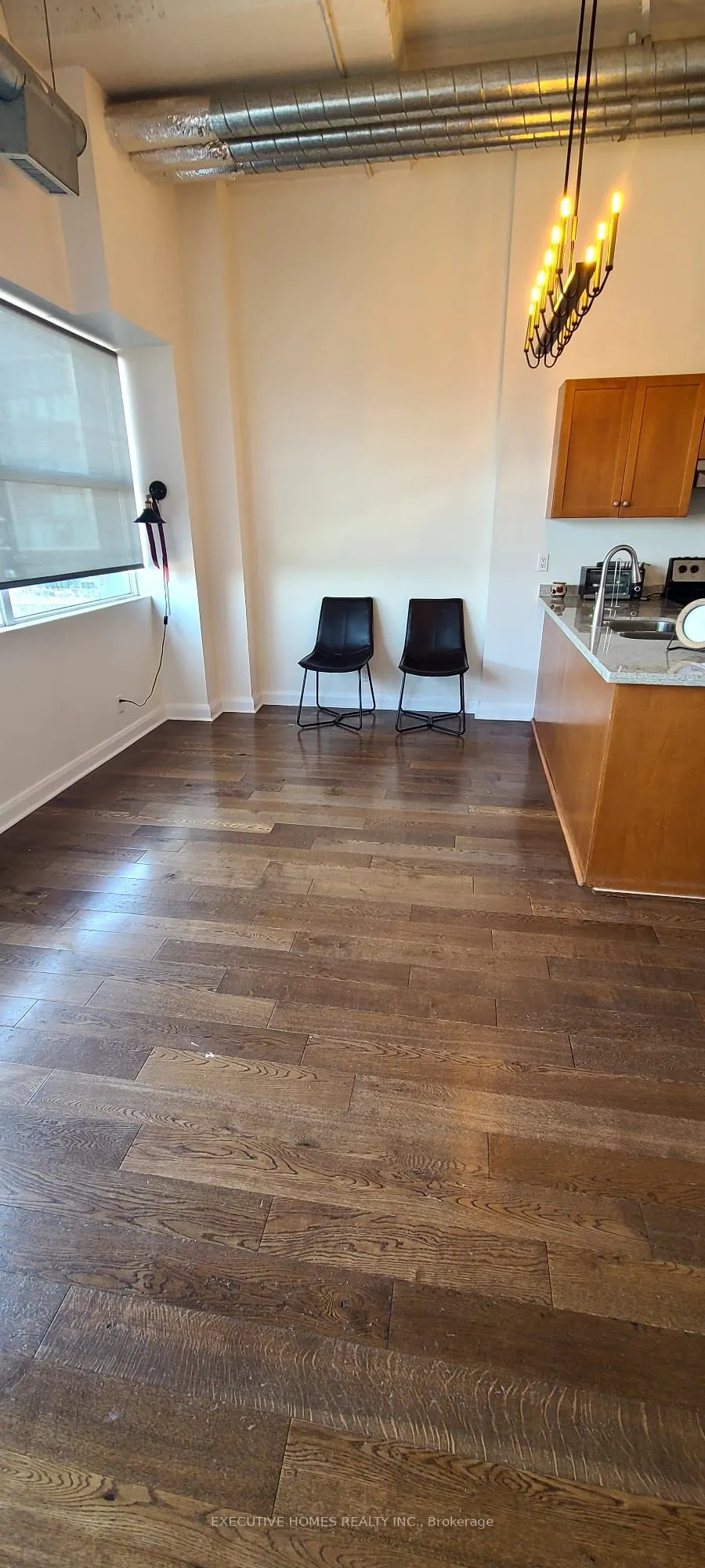 700 King Street W, #1004