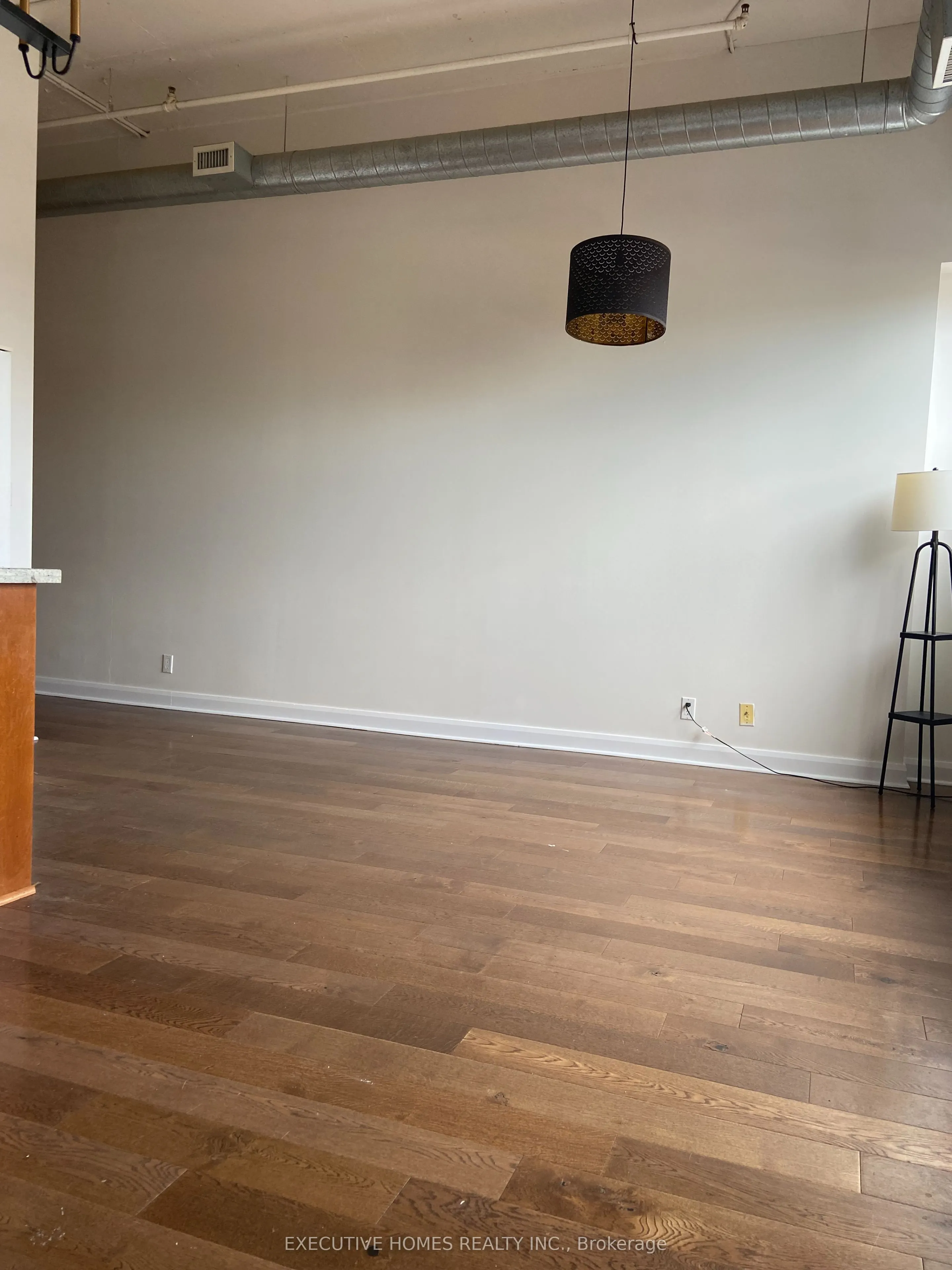 700 King Street W, #1004