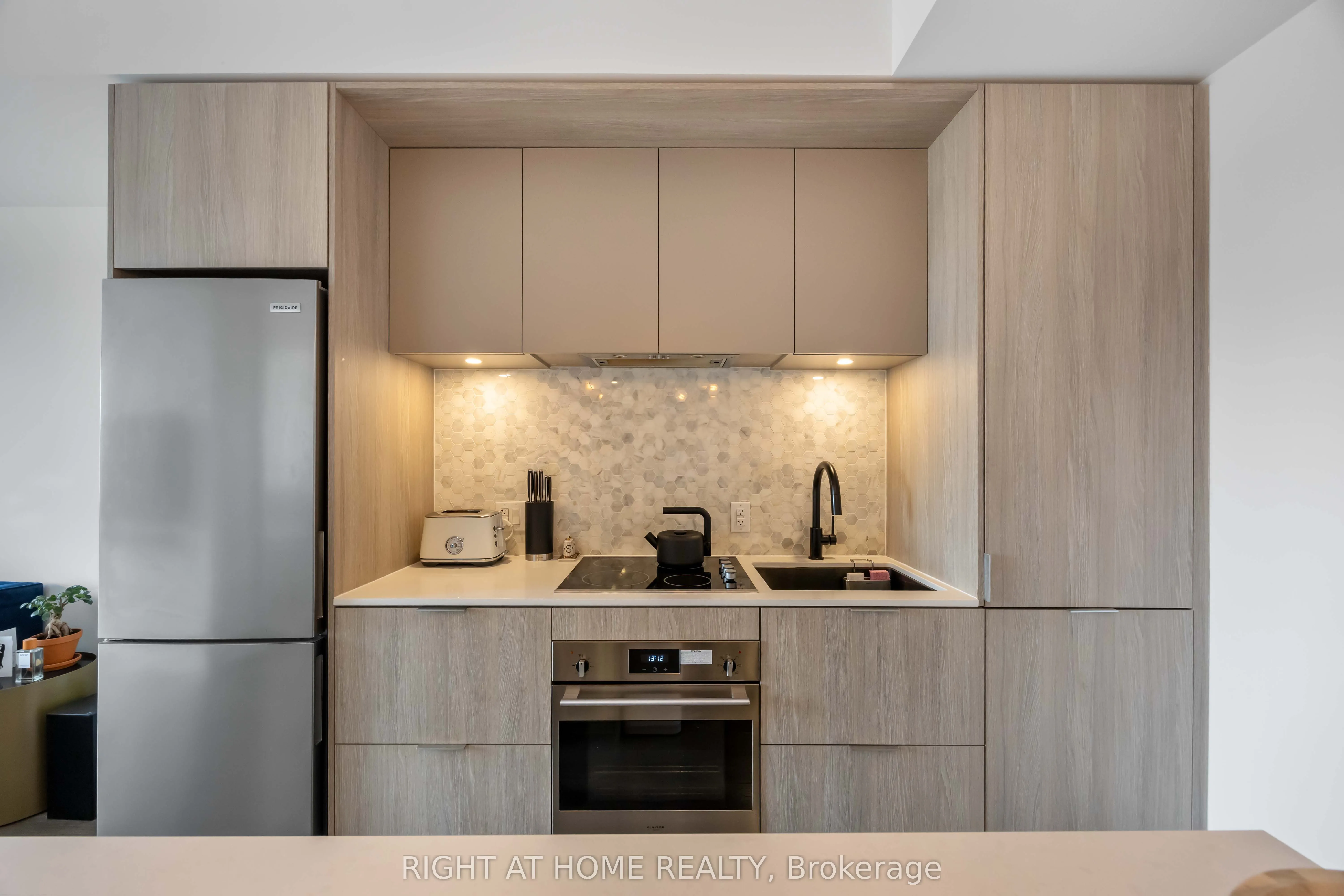130 River Street, #601