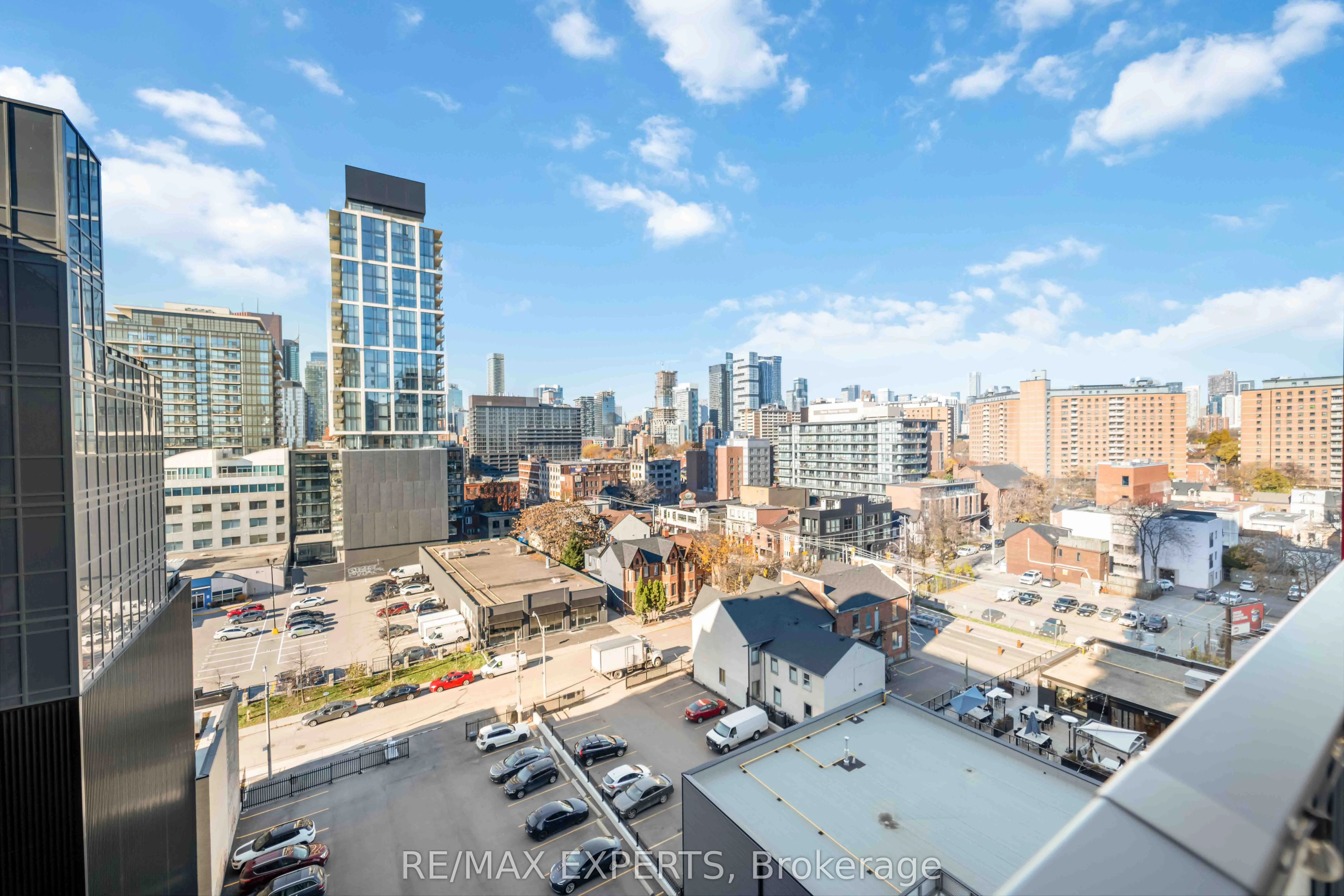 120 Parliament Street, #902