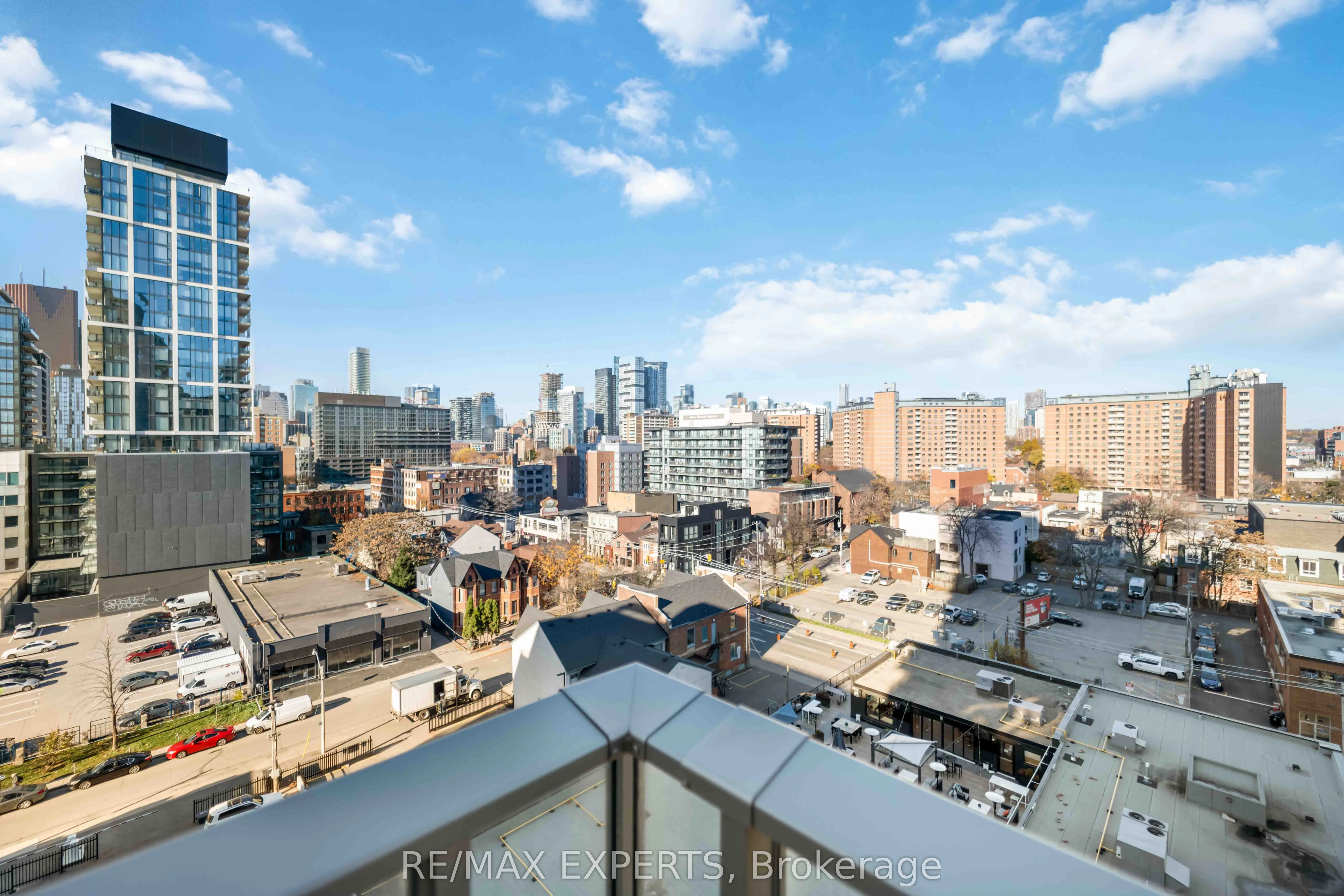 120 Parliament Street, #902