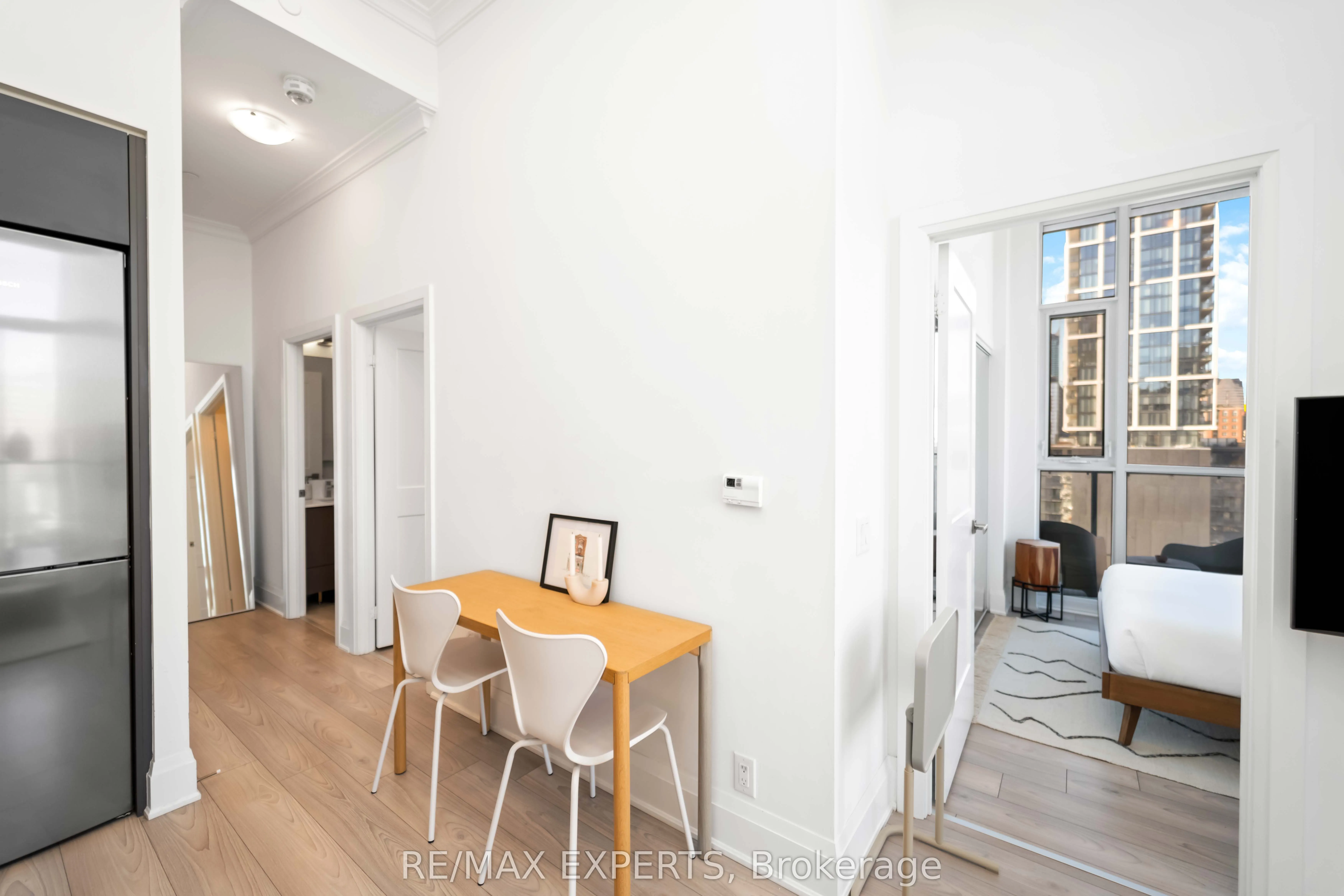 120 Parliament Street, #902