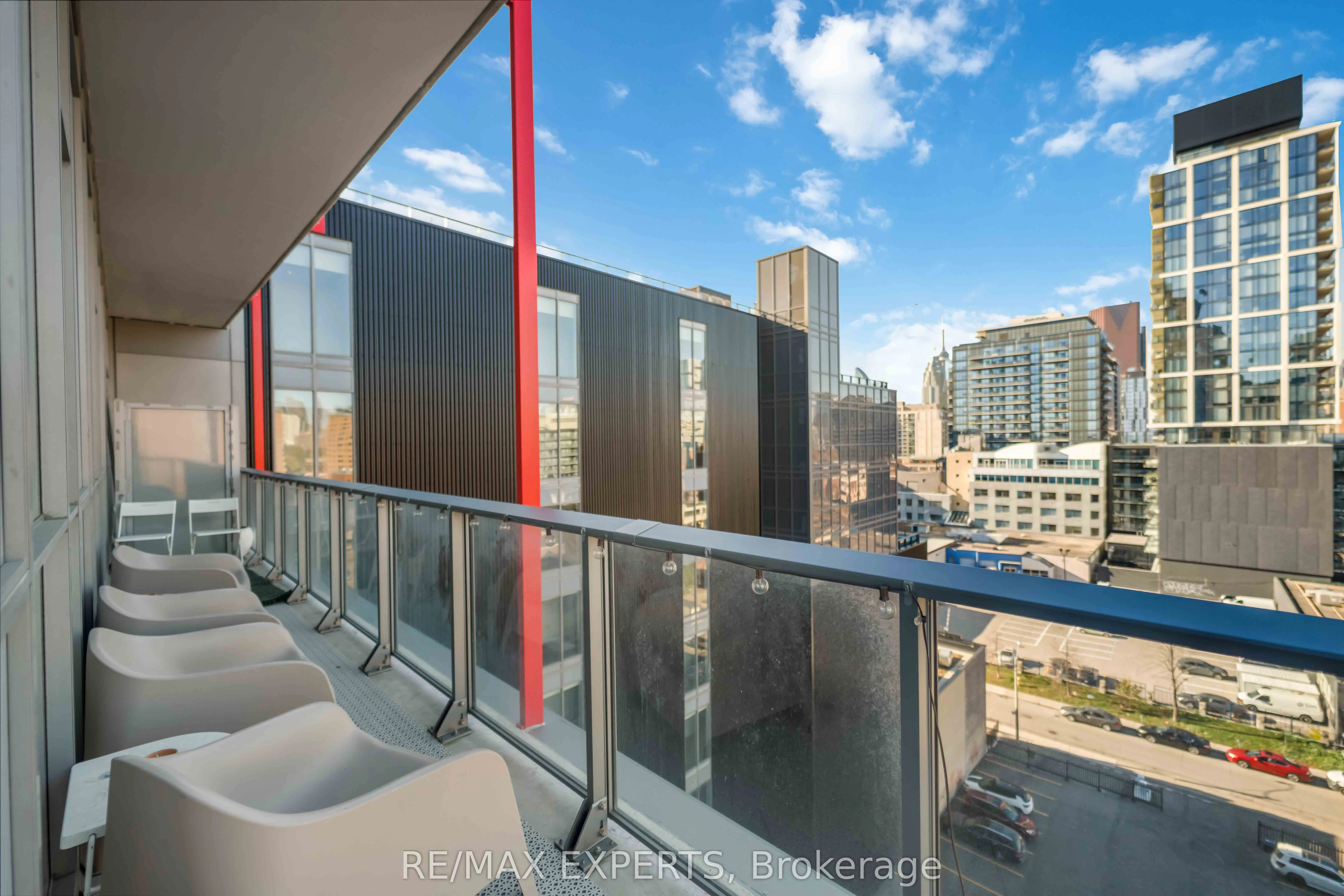 120 Parliament Street, #902