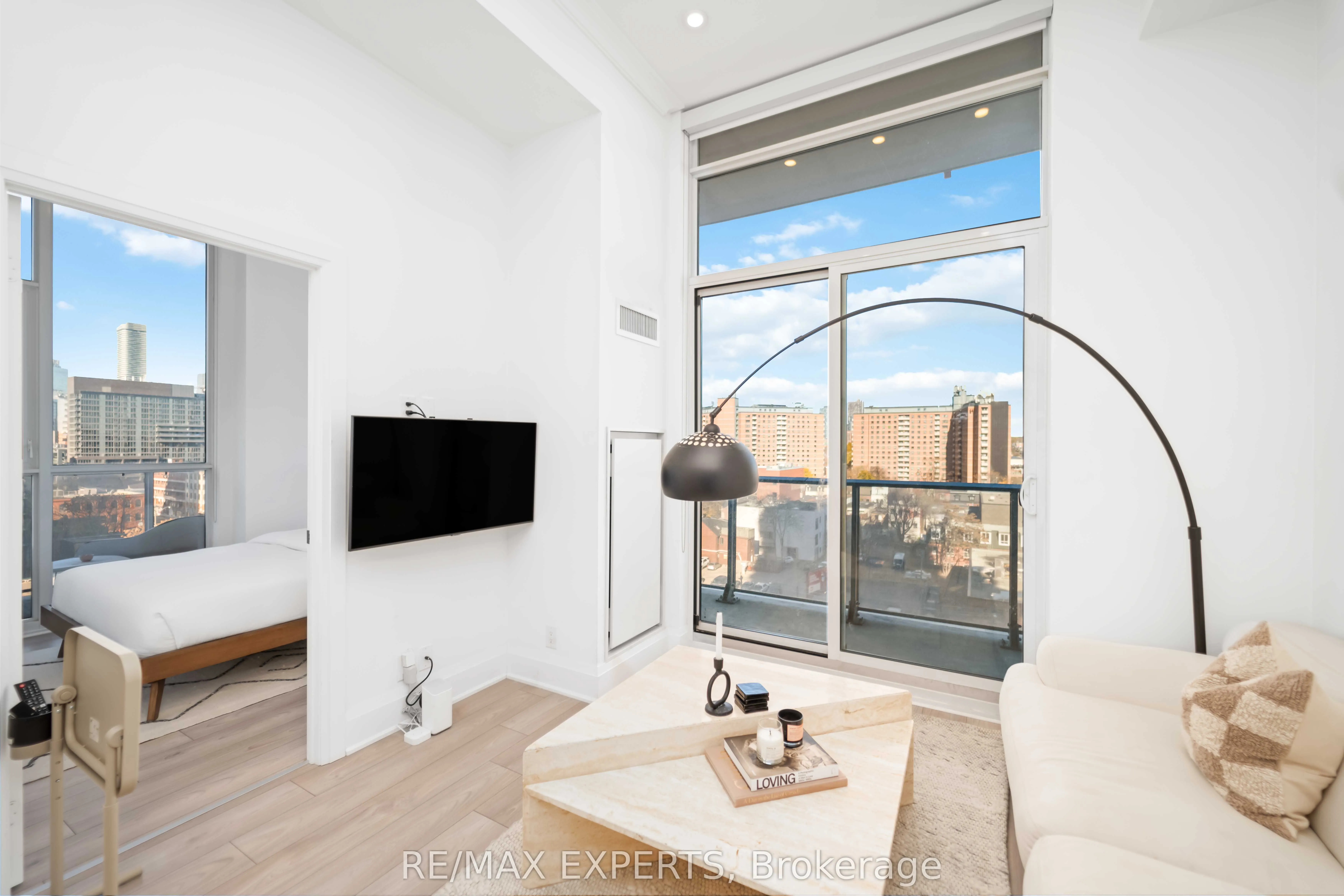 120 Parliament Street, #902