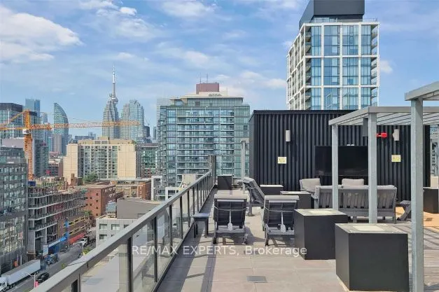 120 Parliament Street, #902