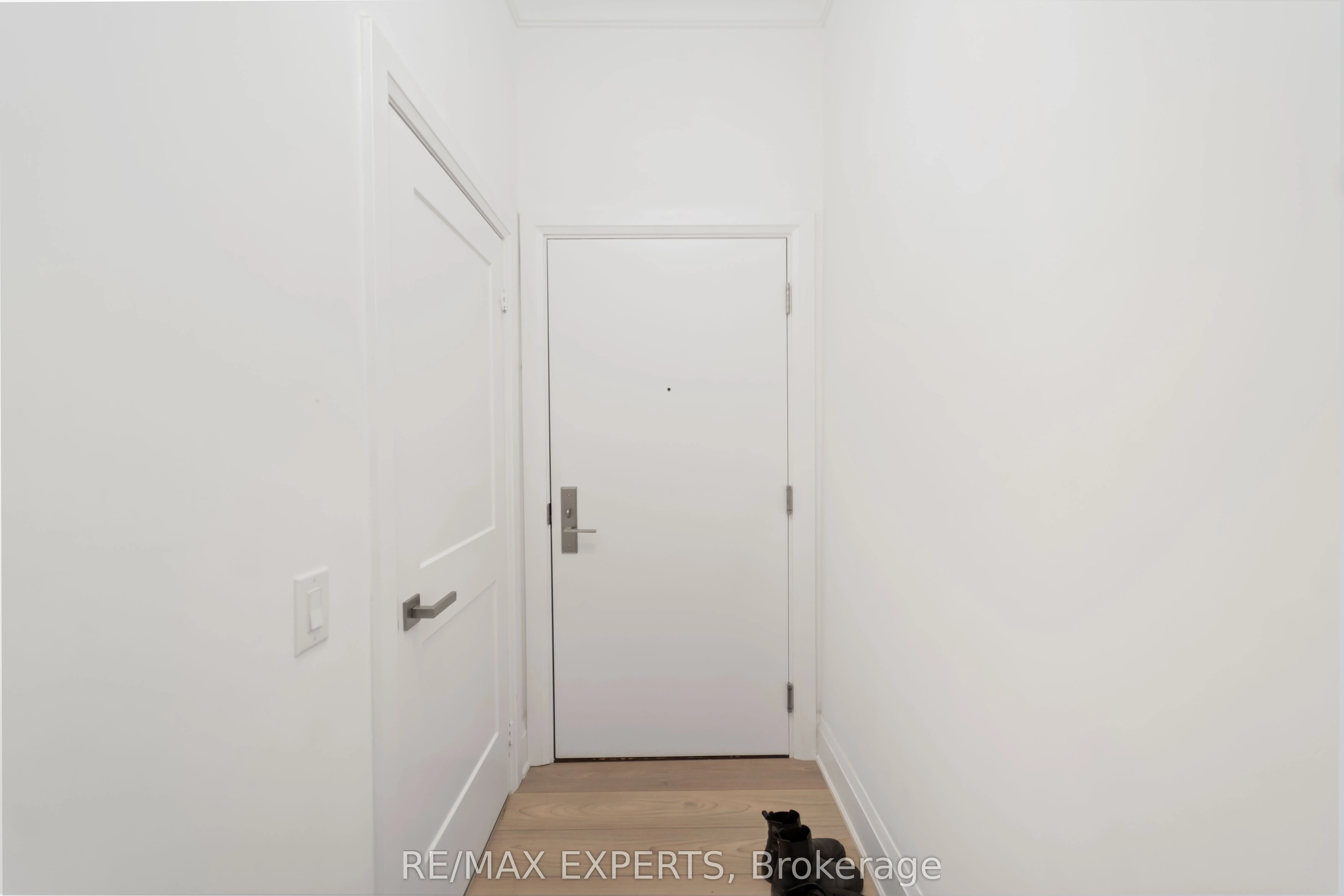 120 Parliament Street, #902