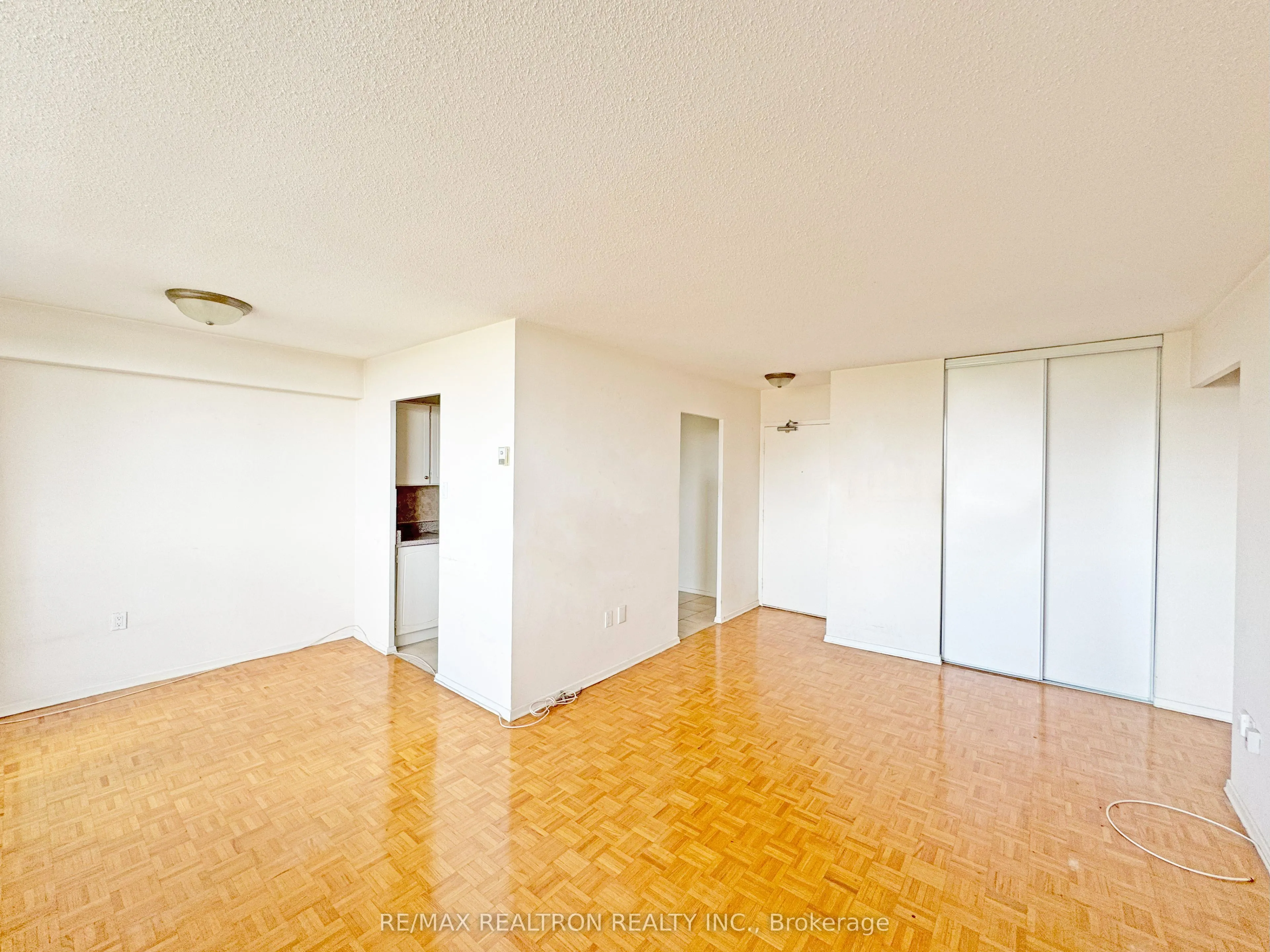 1500 Bathurst Street, #802