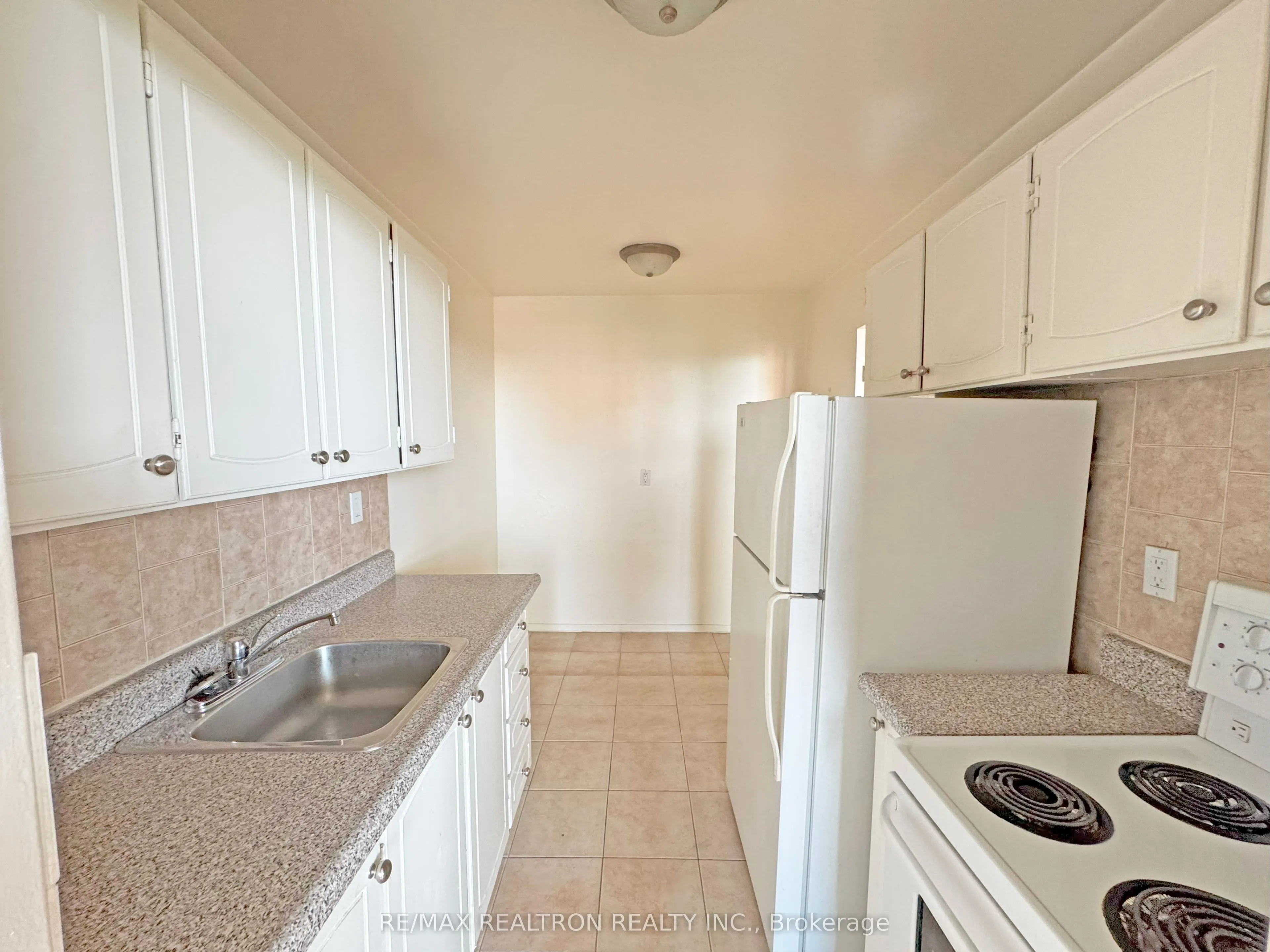 1500 Bathurst Street, #802