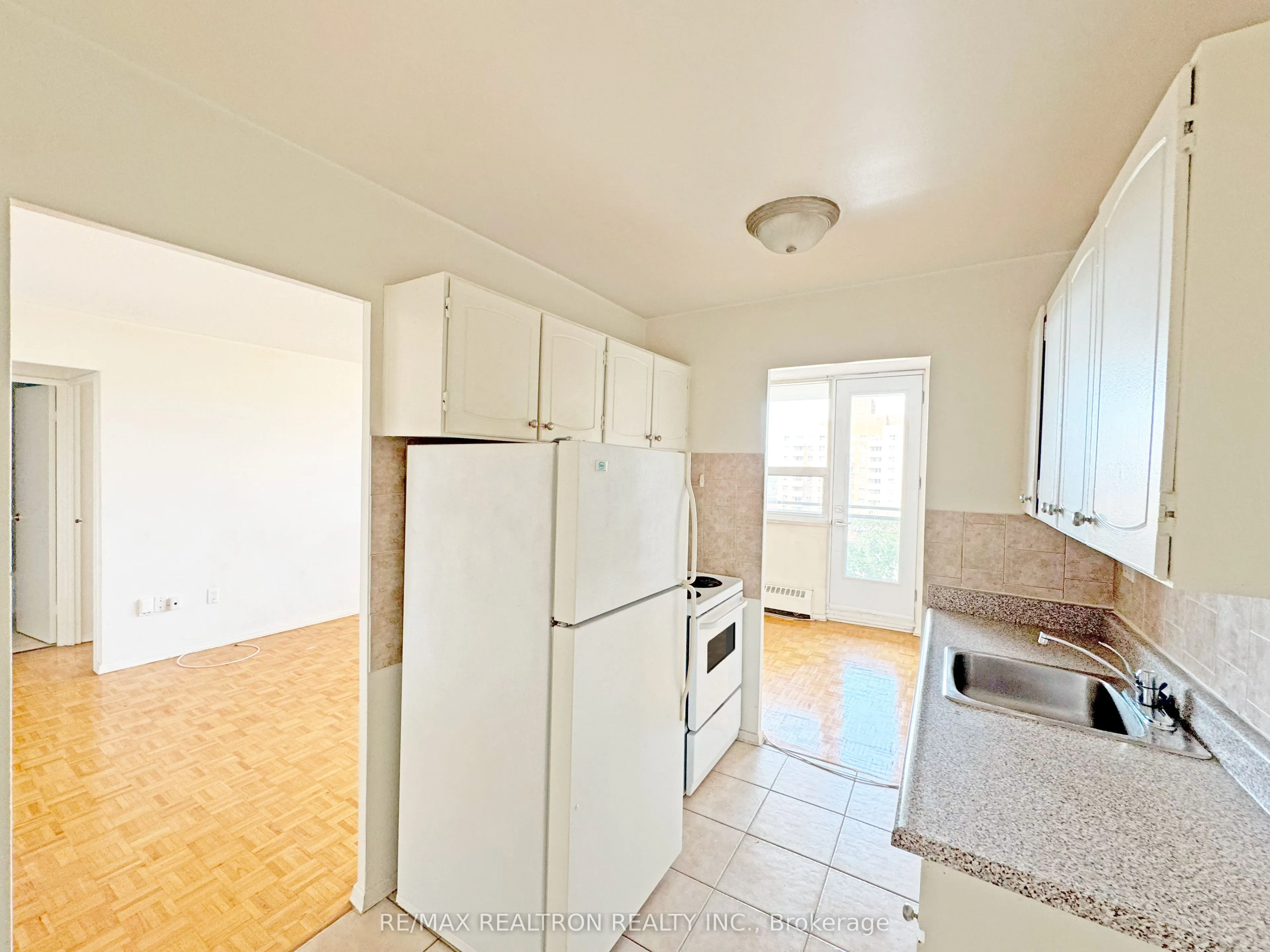 1500 Bathurst Street, #802