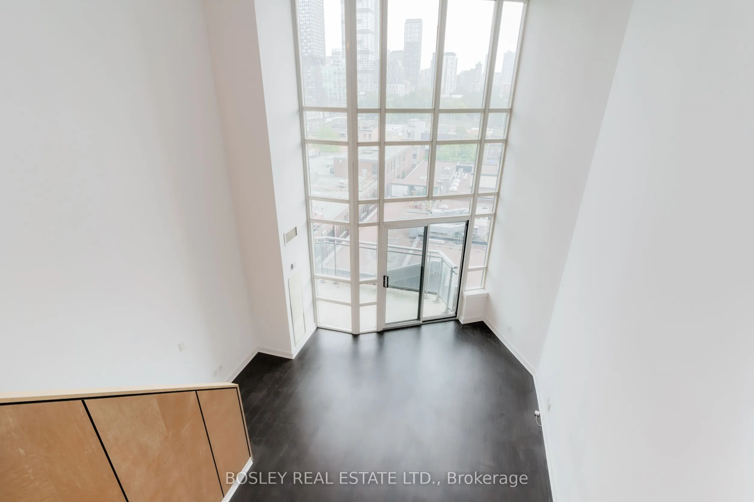 255 Richmond Street E, #818