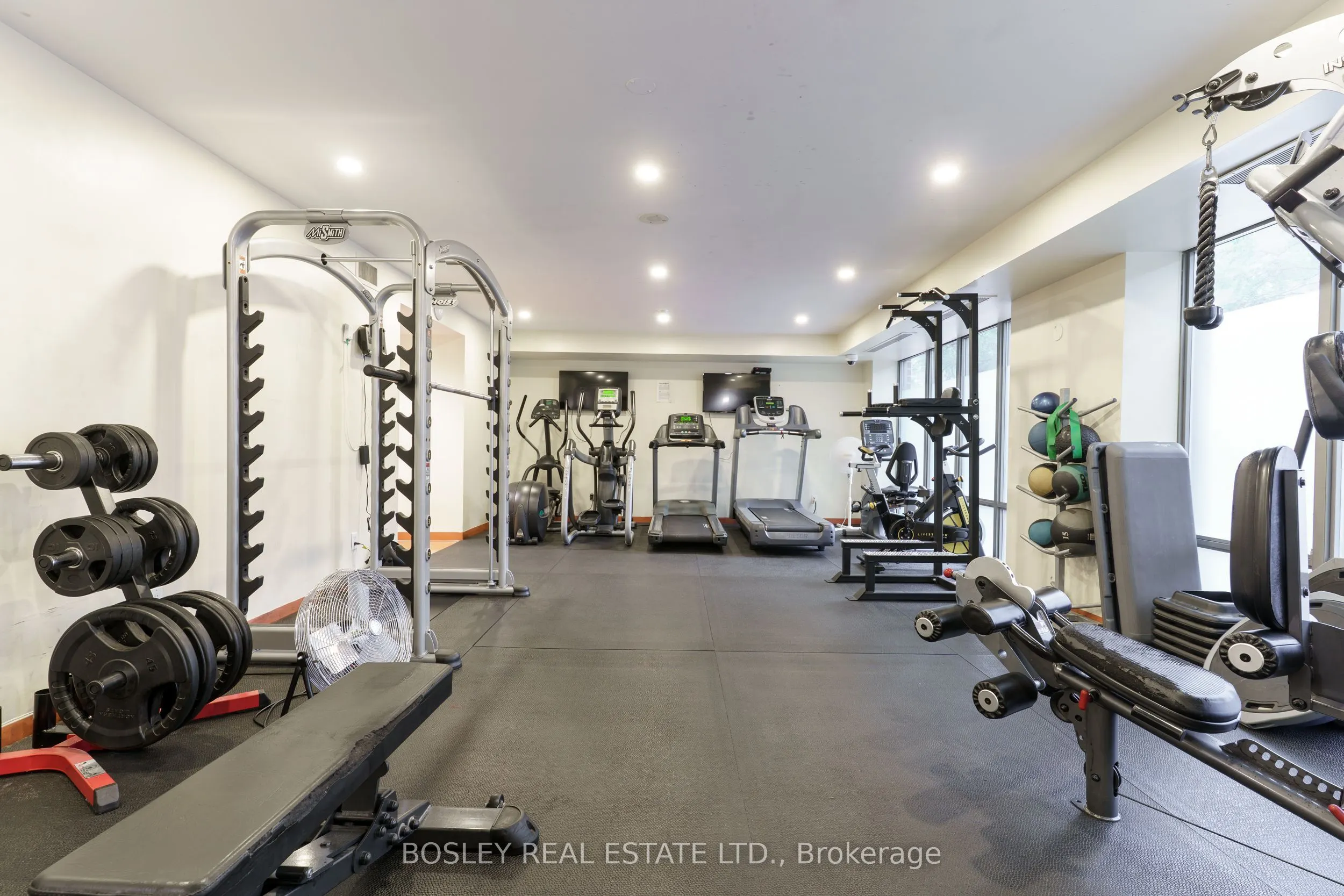 255 Richmond Street E, #818