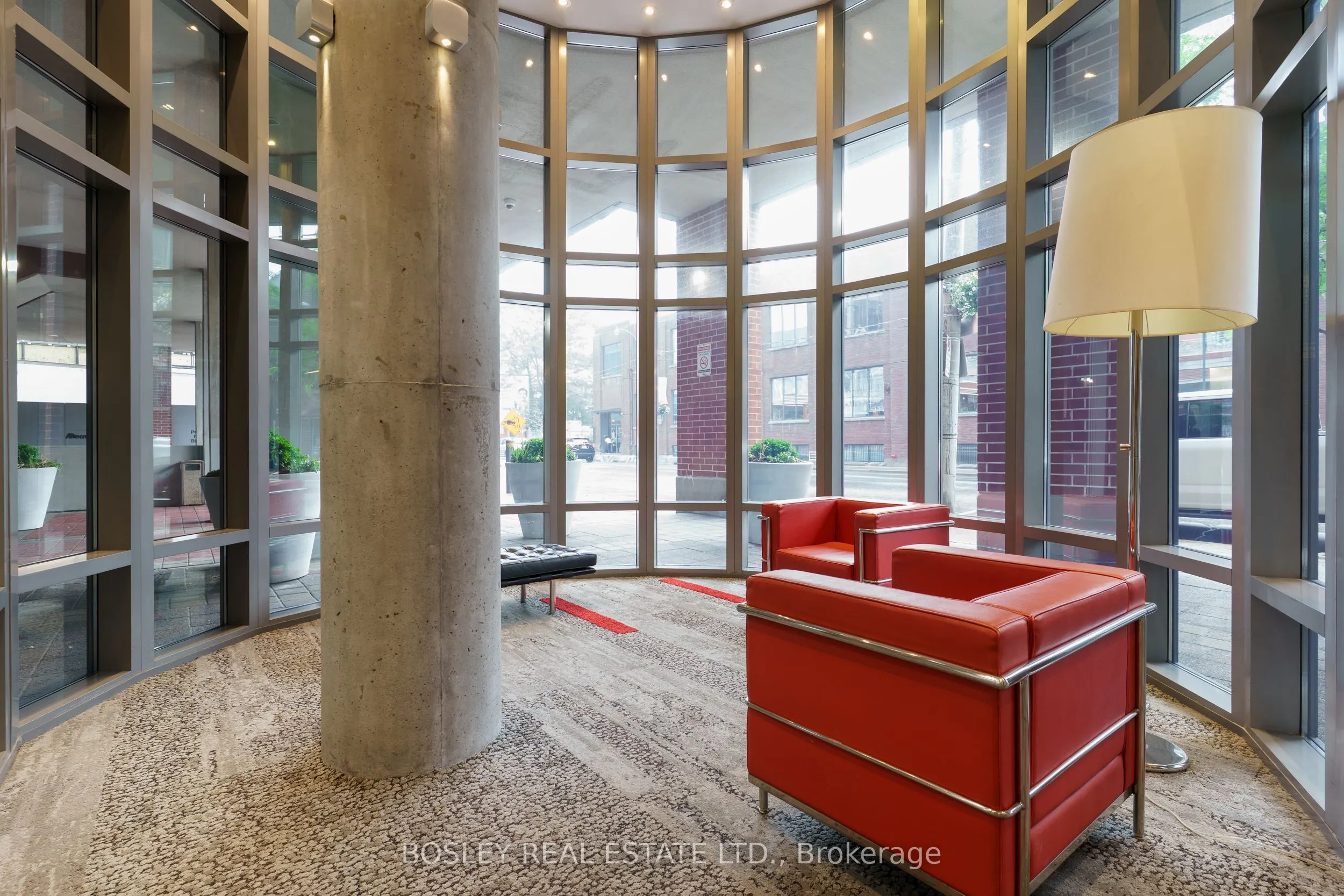 255 Richmond Street E, #818