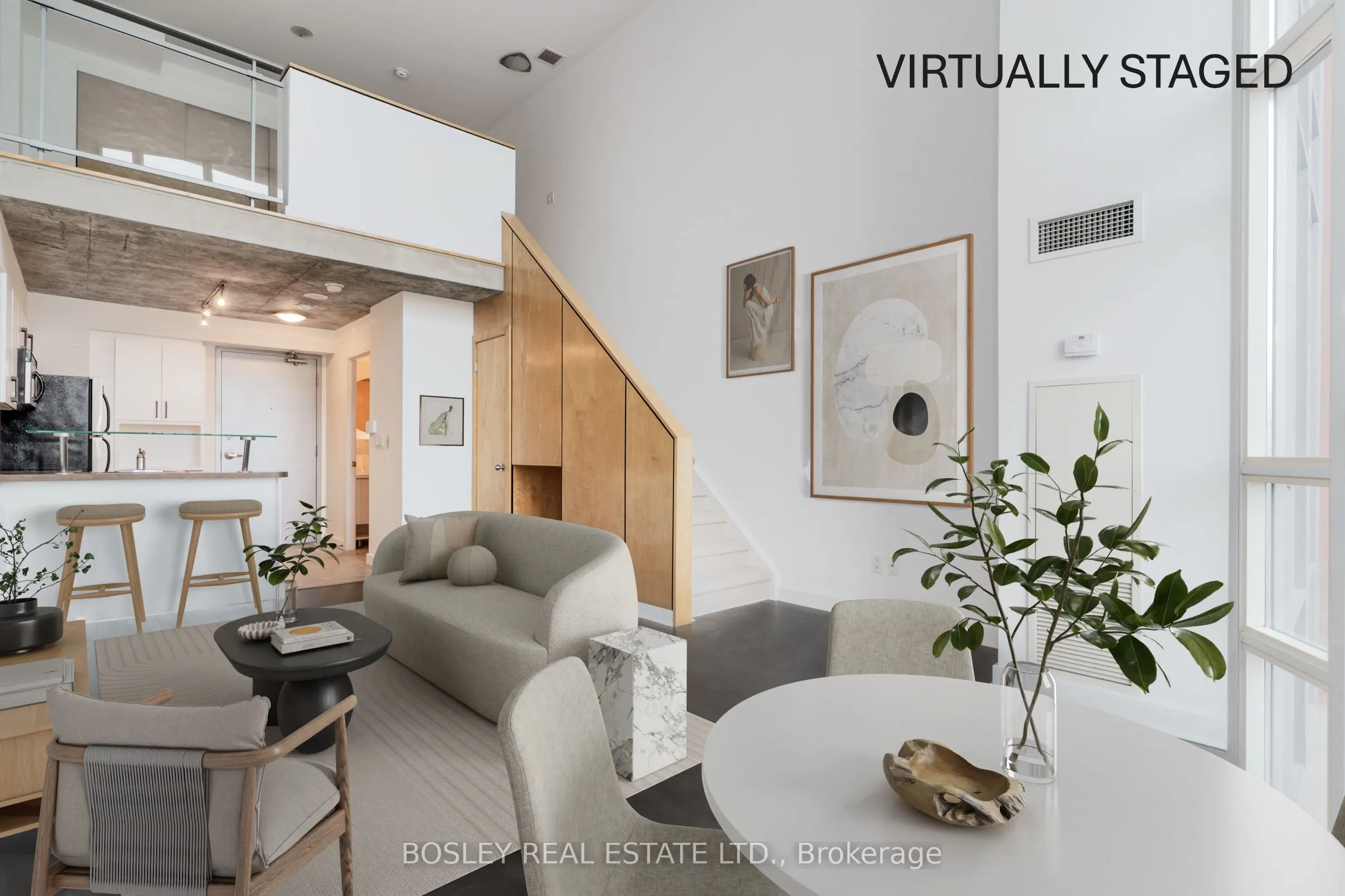 255 Richmond Street E, #818