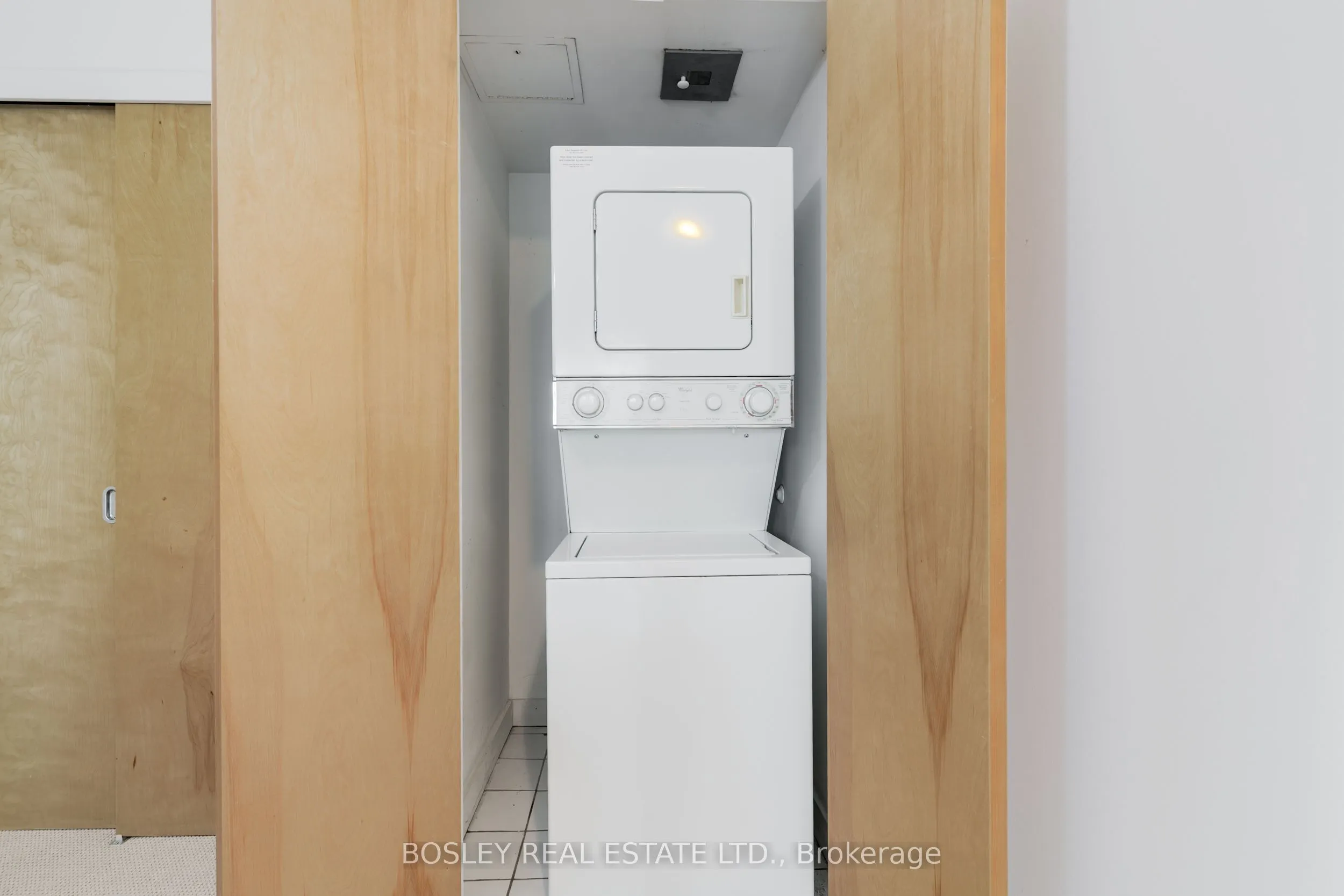 255 Richmond Street E, #818