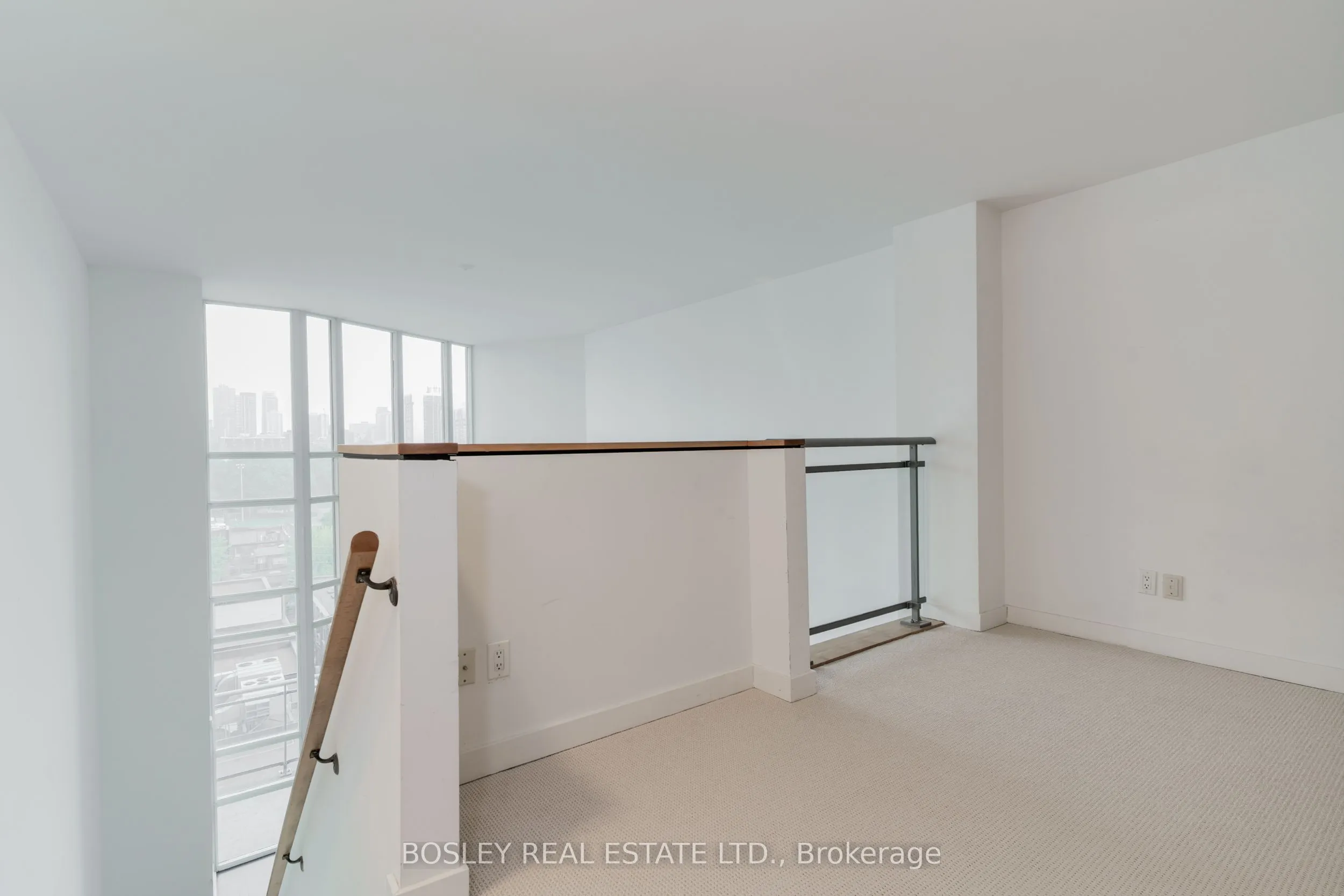 255 Richmond Street E, #818