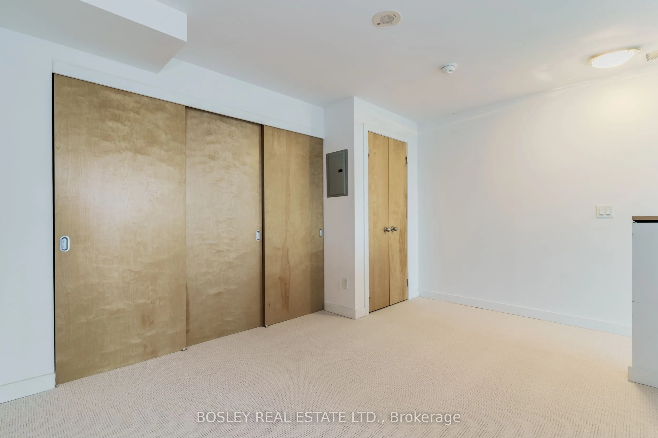 255 Richmond Street E, #818