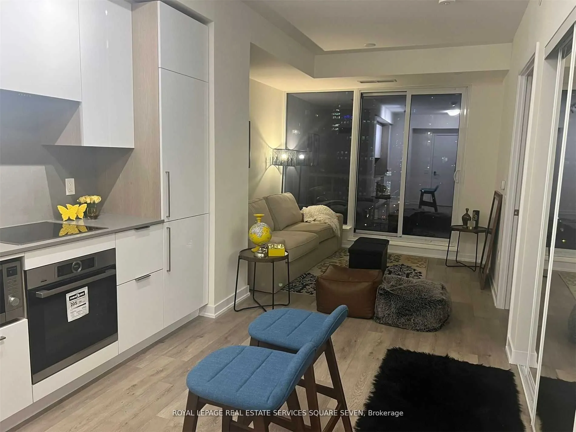 28 Freeland Street, #1303