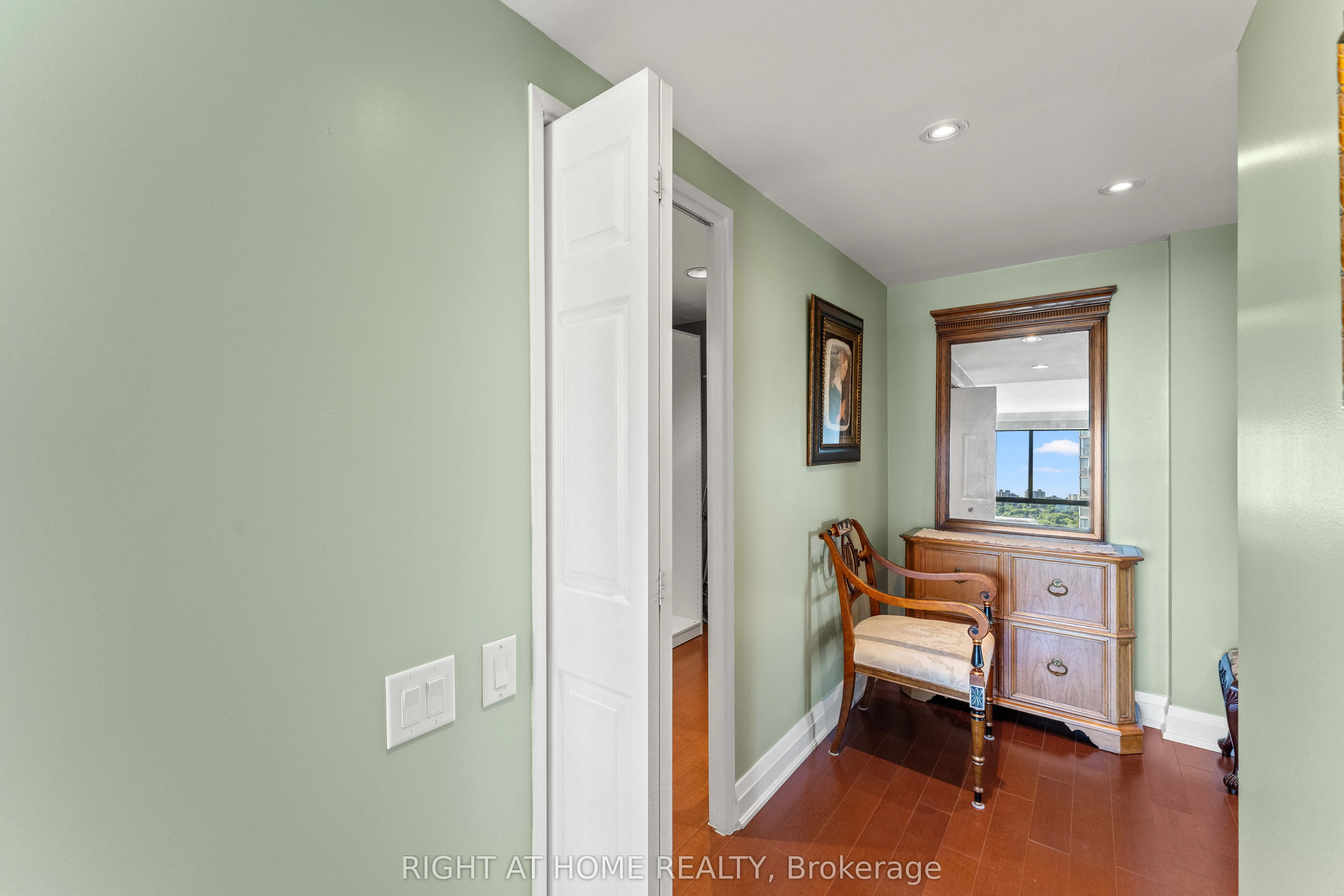 3 Concorde Place, #1503